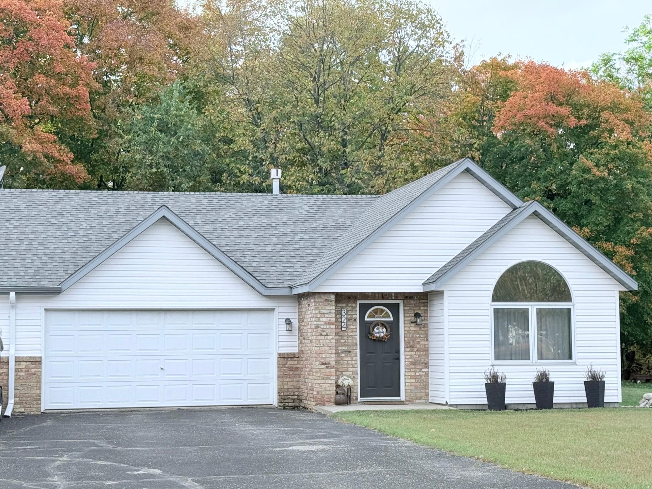 324 Shorewood Circle