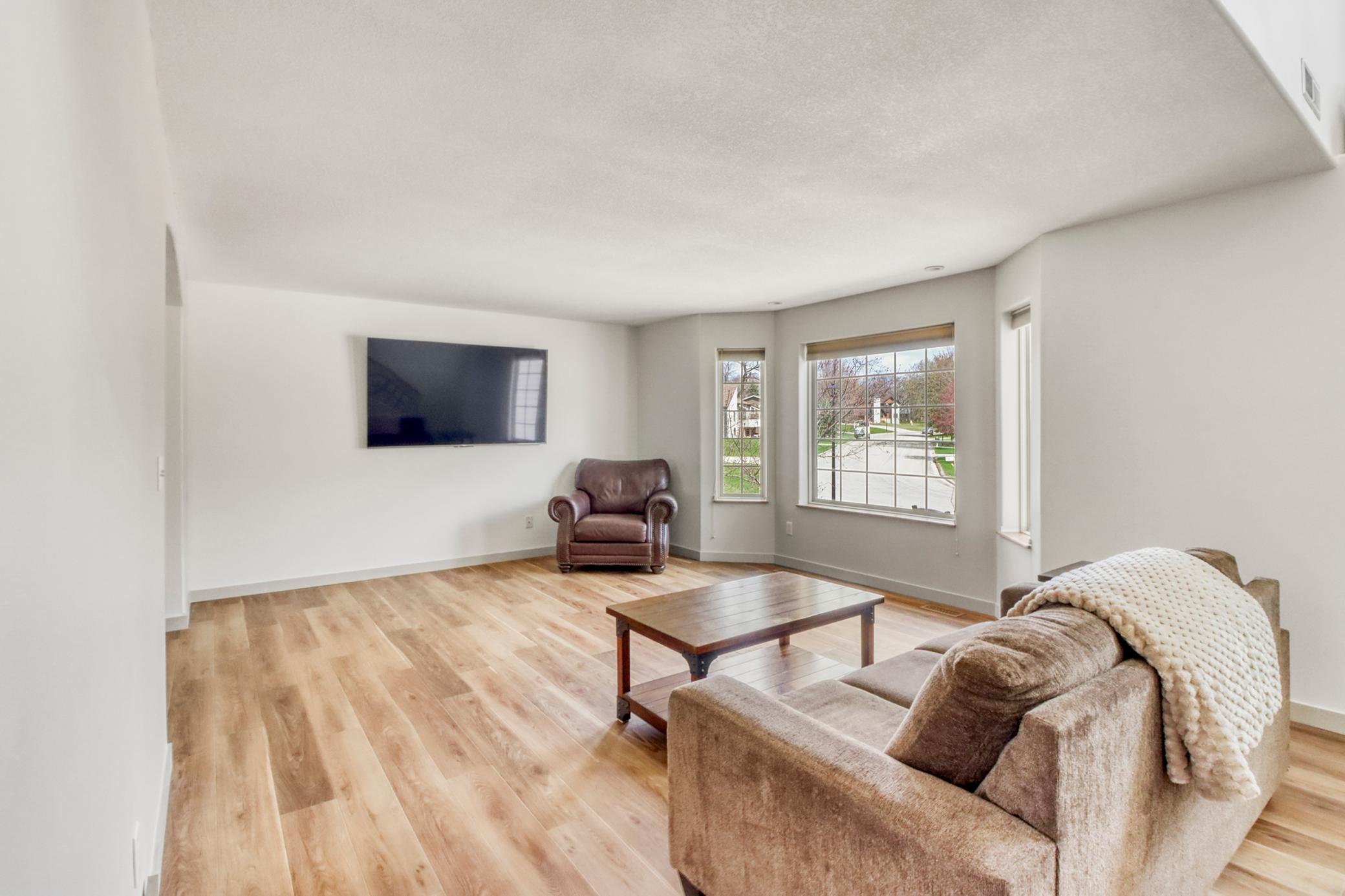 1044 Villa Lane