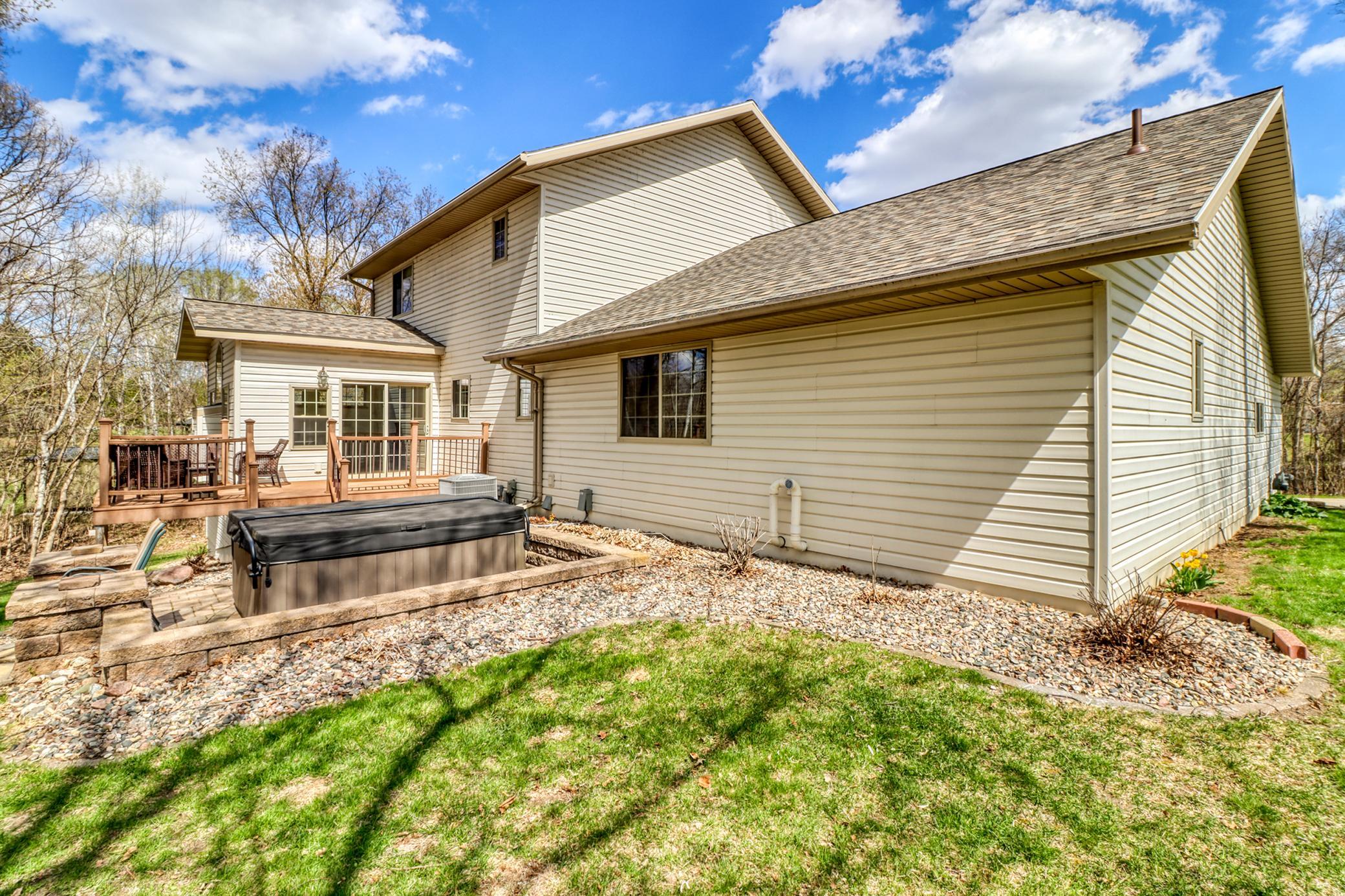 1044 Villa Lane