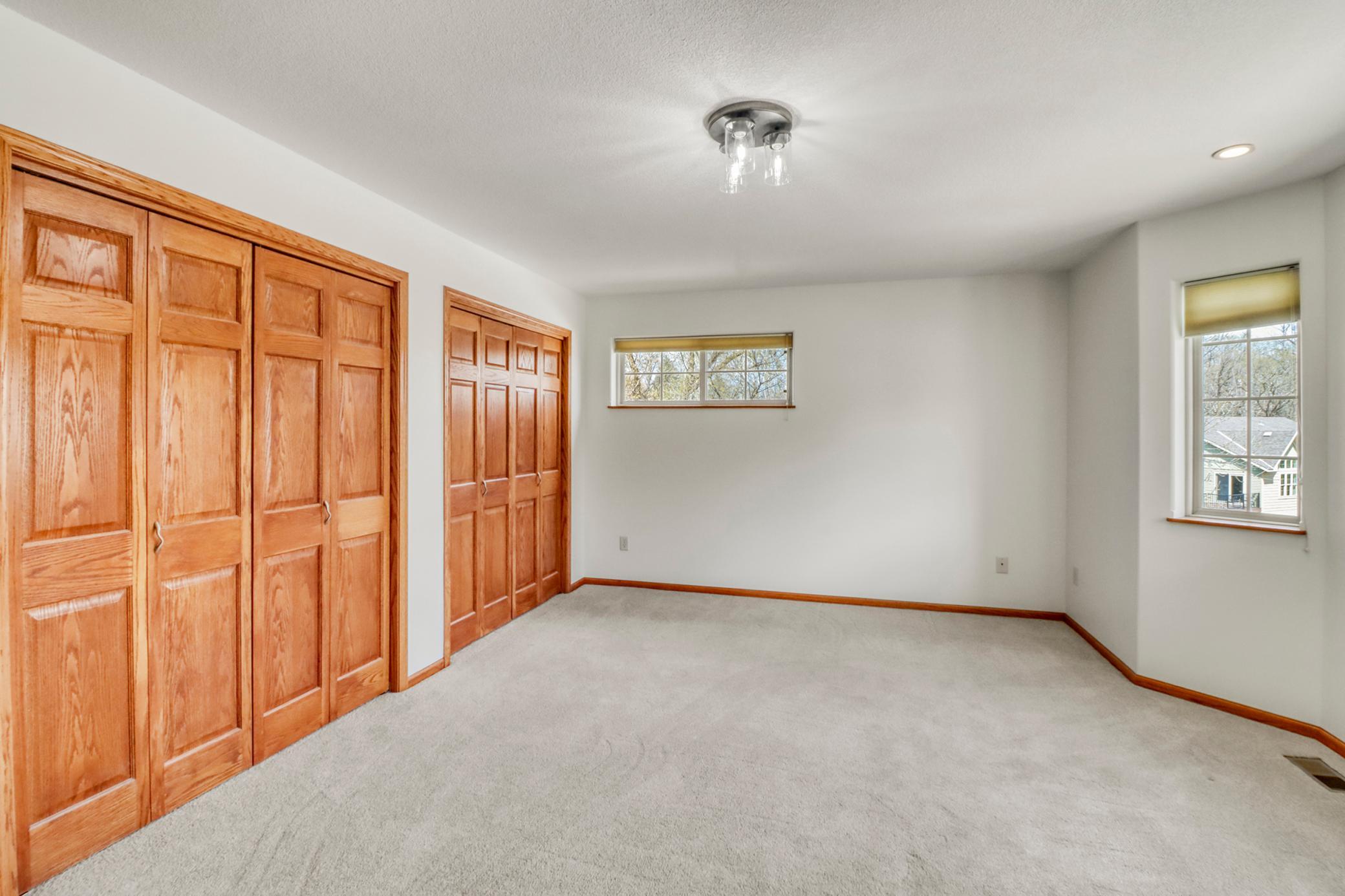 1044 Villa Lane