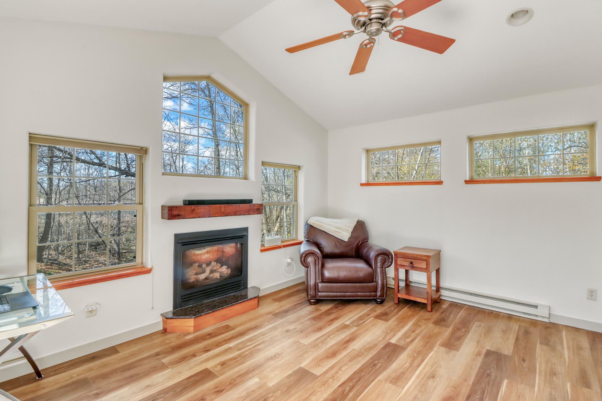 1044 Villa Lane