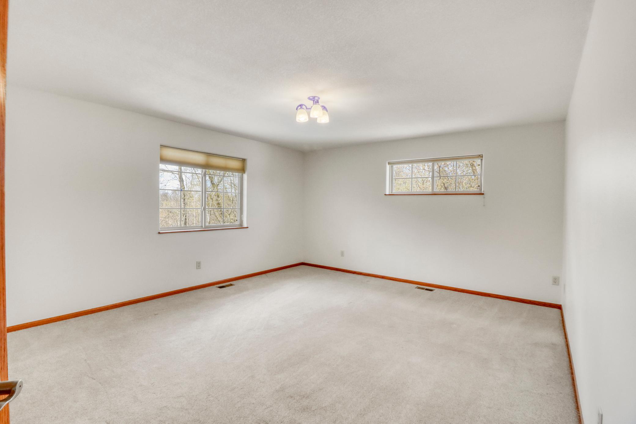 1044 Villa Lane
