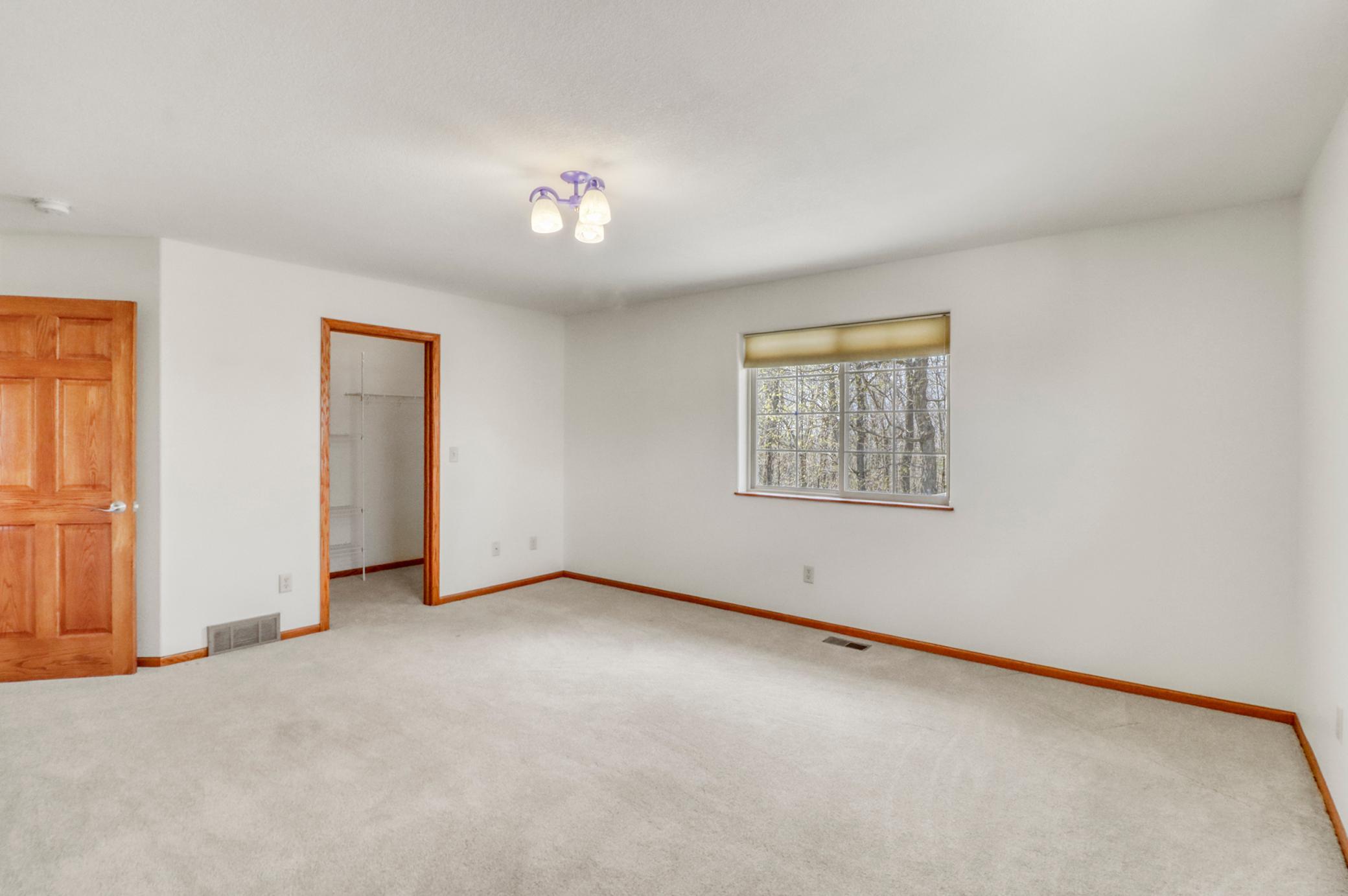 1044 Villa Lane