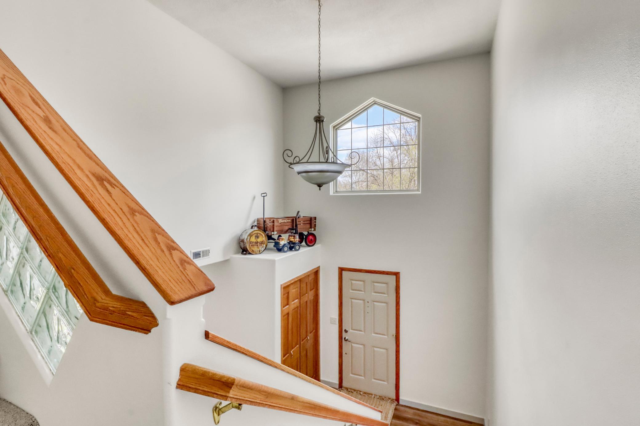 1044 Villa Lane
