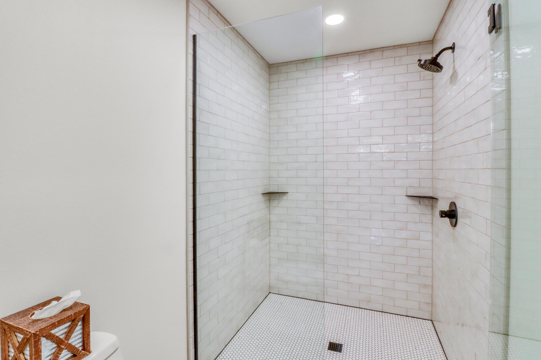 1044 Villa Lane