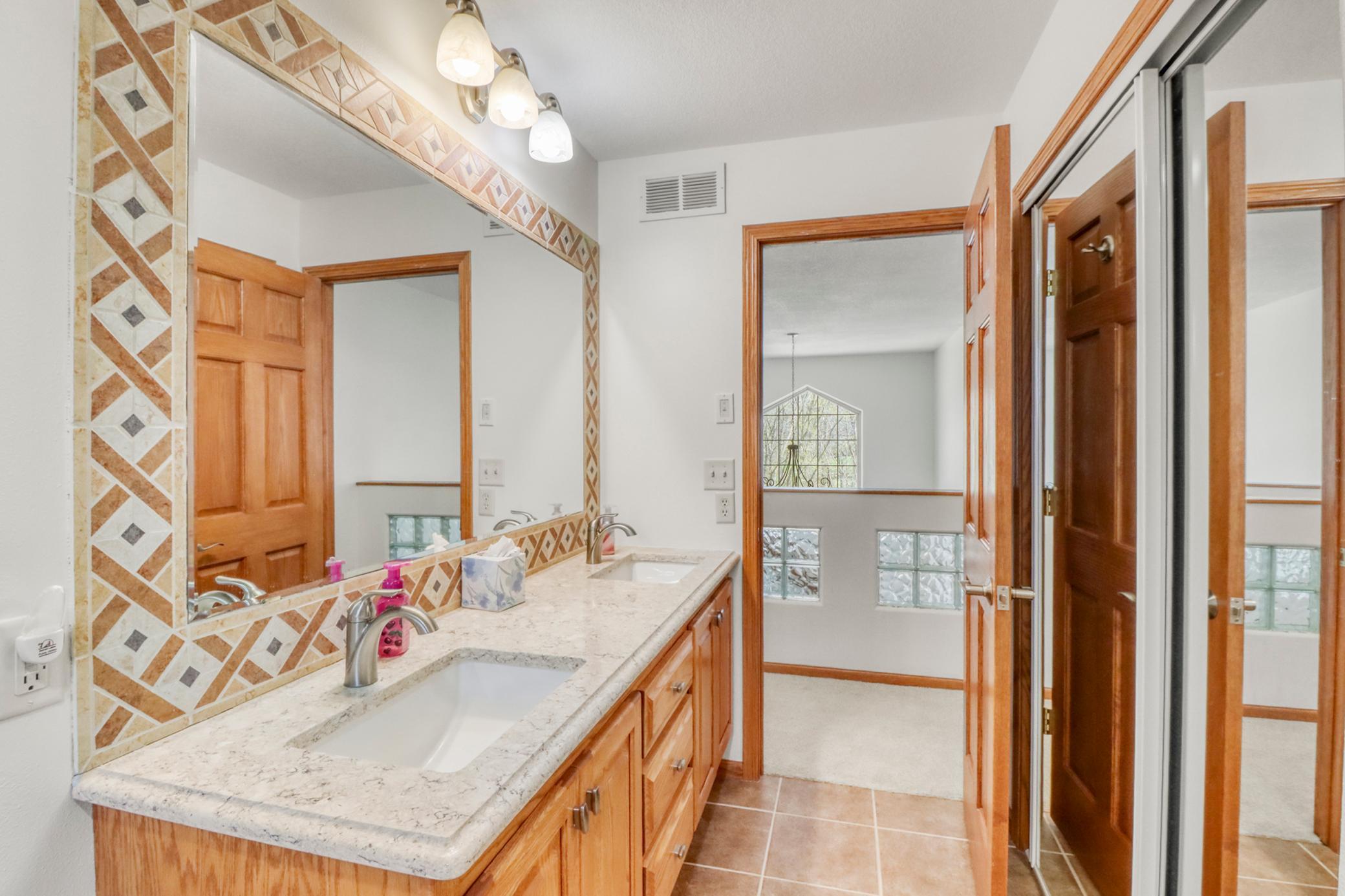 1044 Villa Lane
