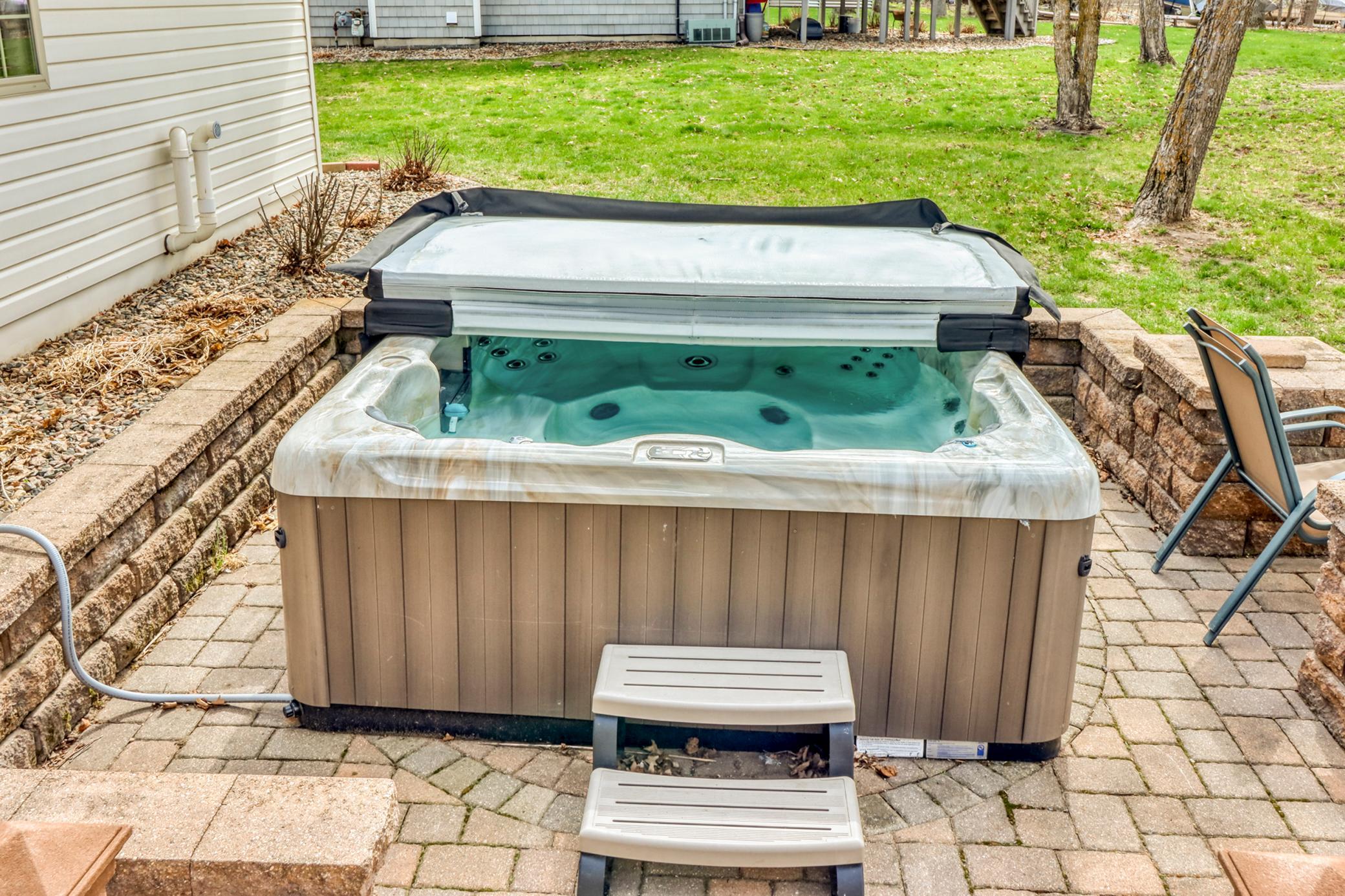 1044 Villa Lane