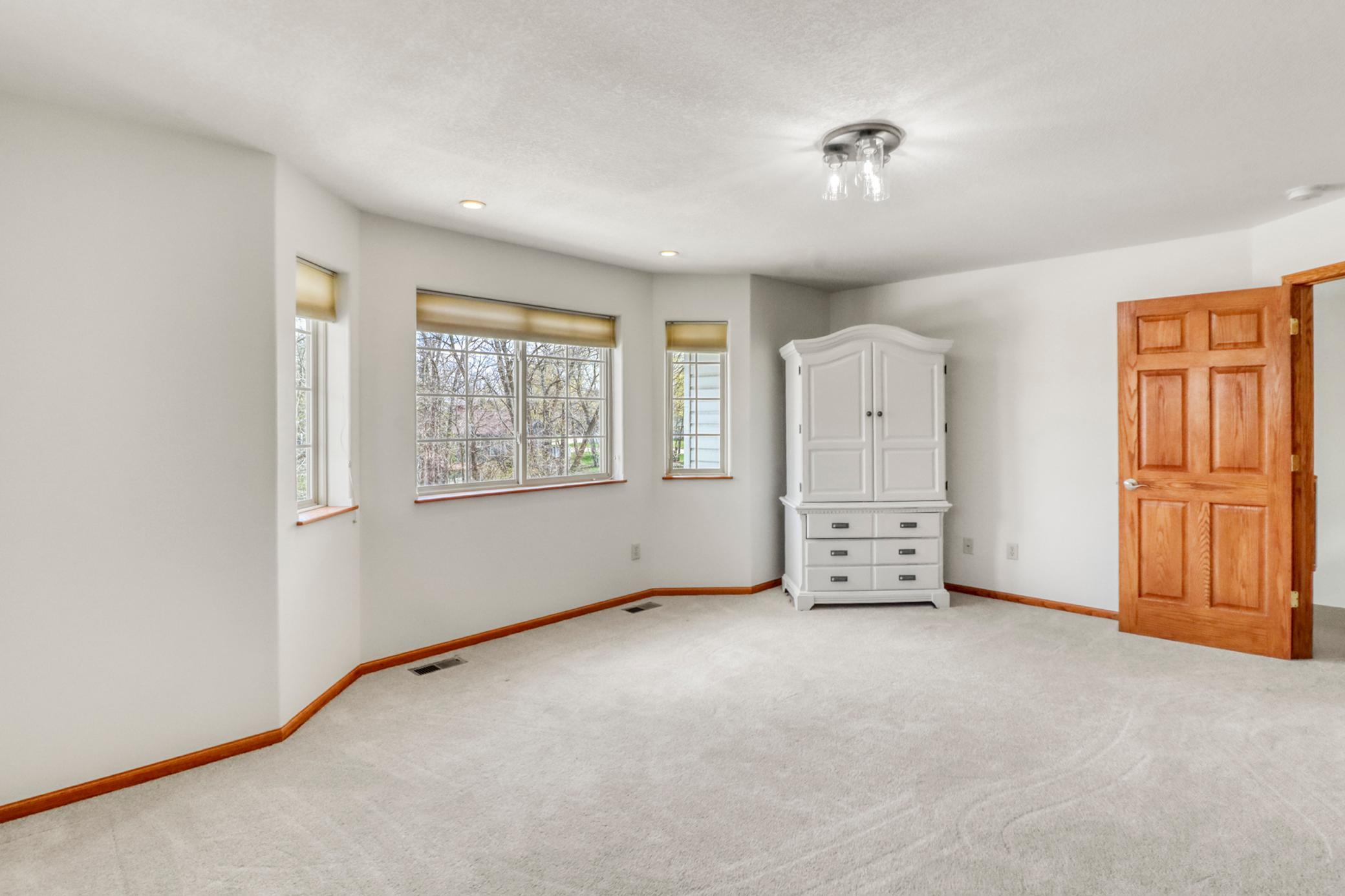 1044 Villa Lane