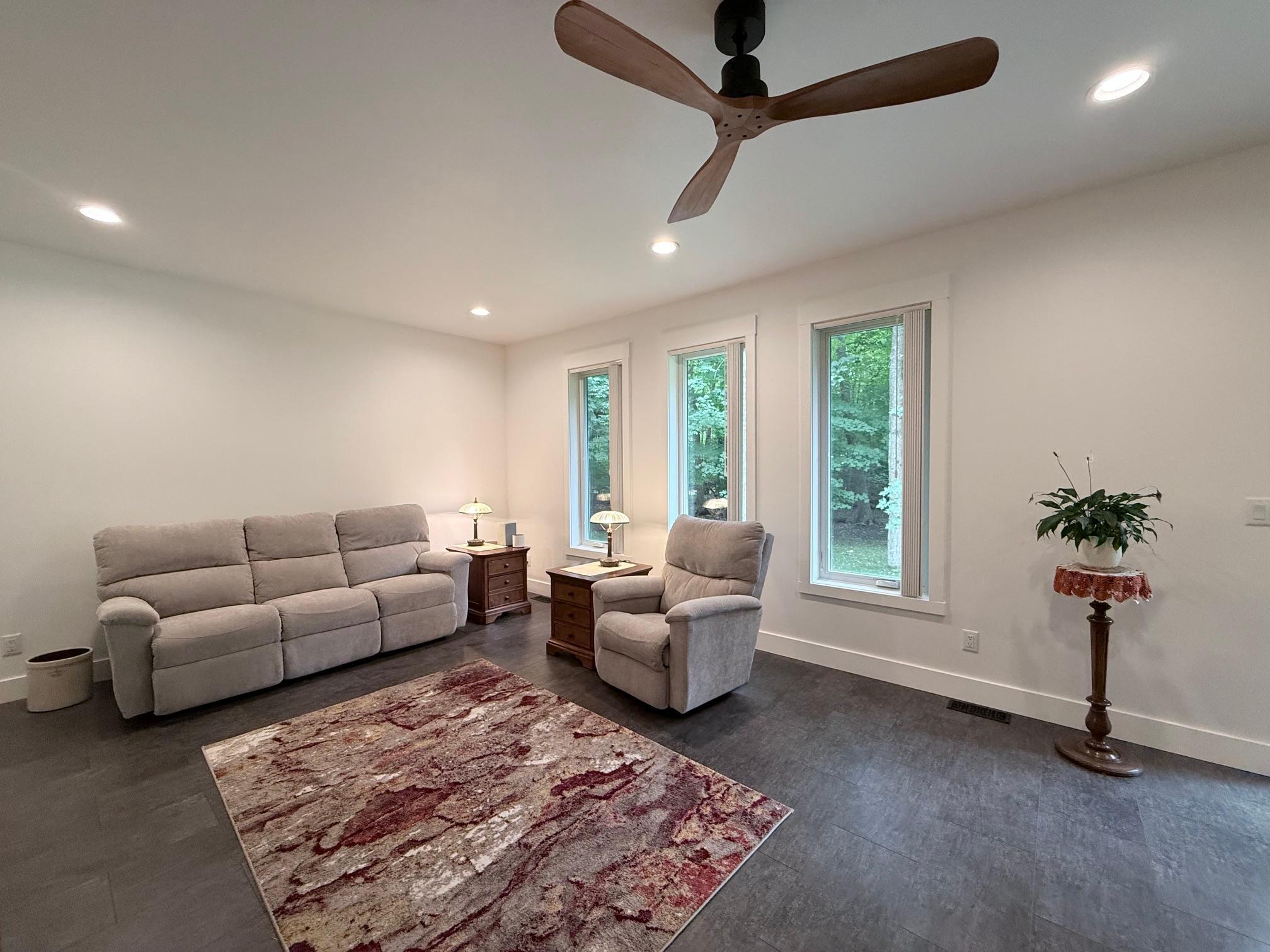 22811 Pearl Circle