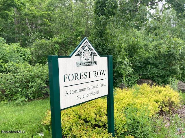 9 Forest Row