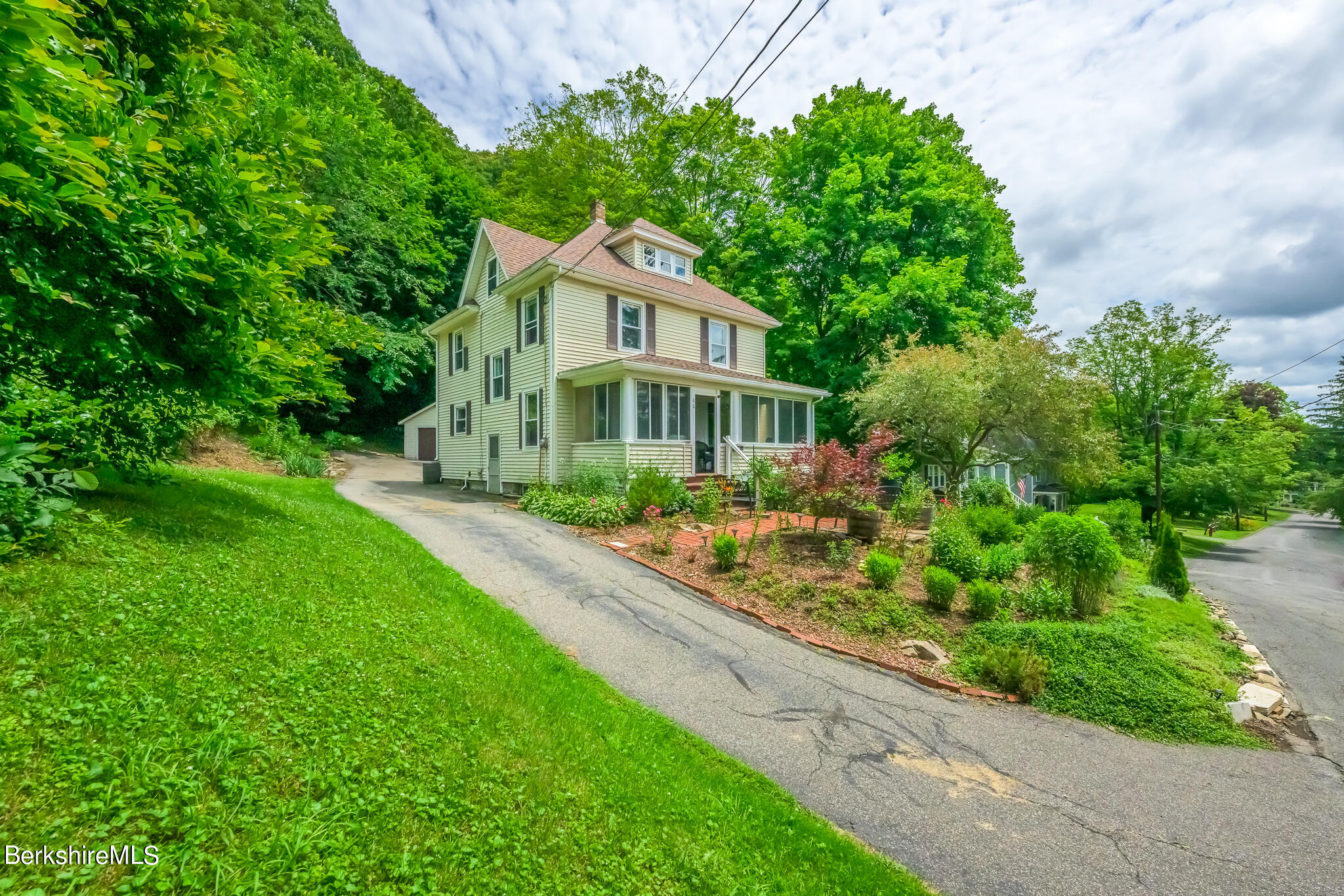 60 Cliffwood St