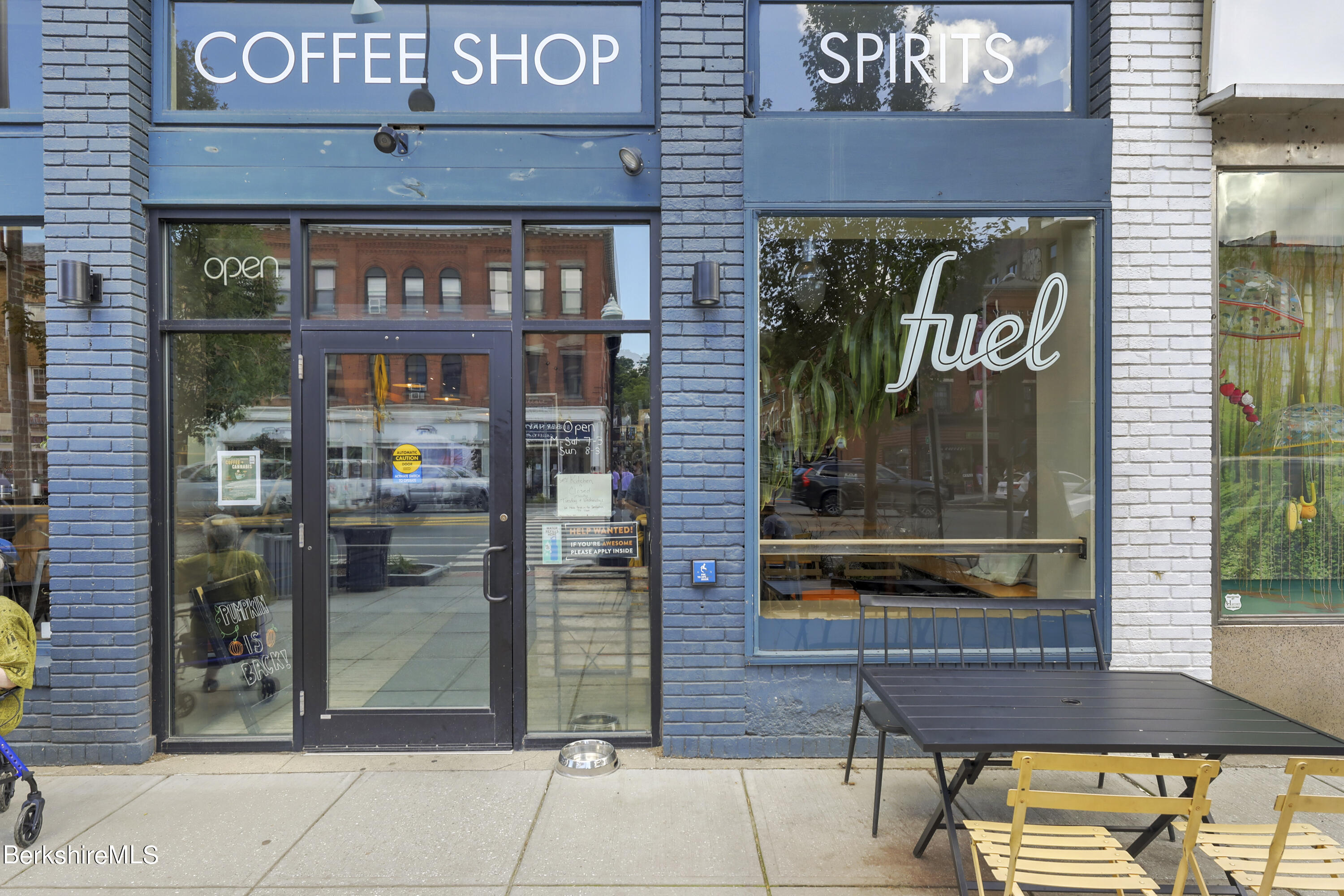 293 Main St