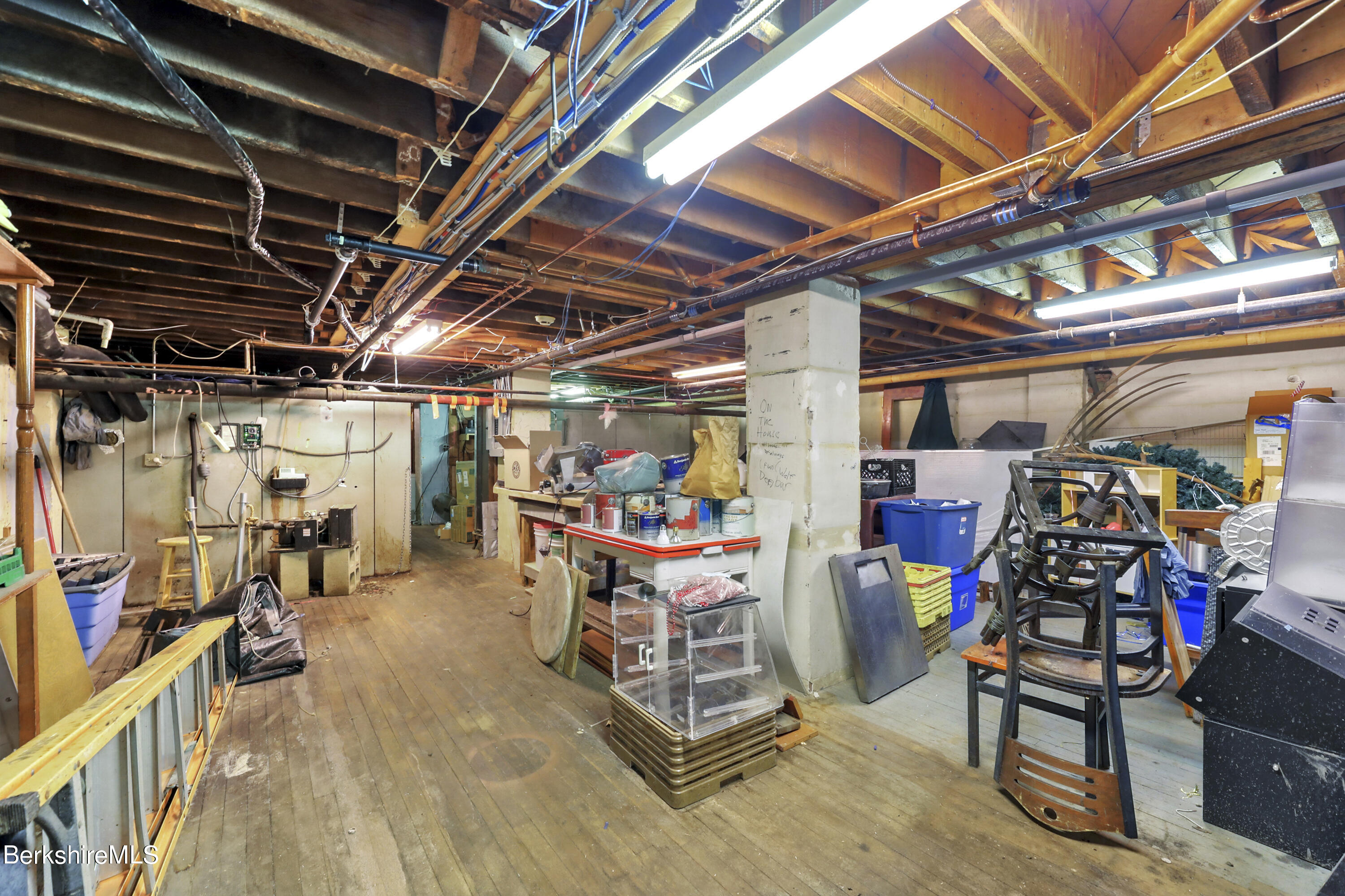 293 Main St