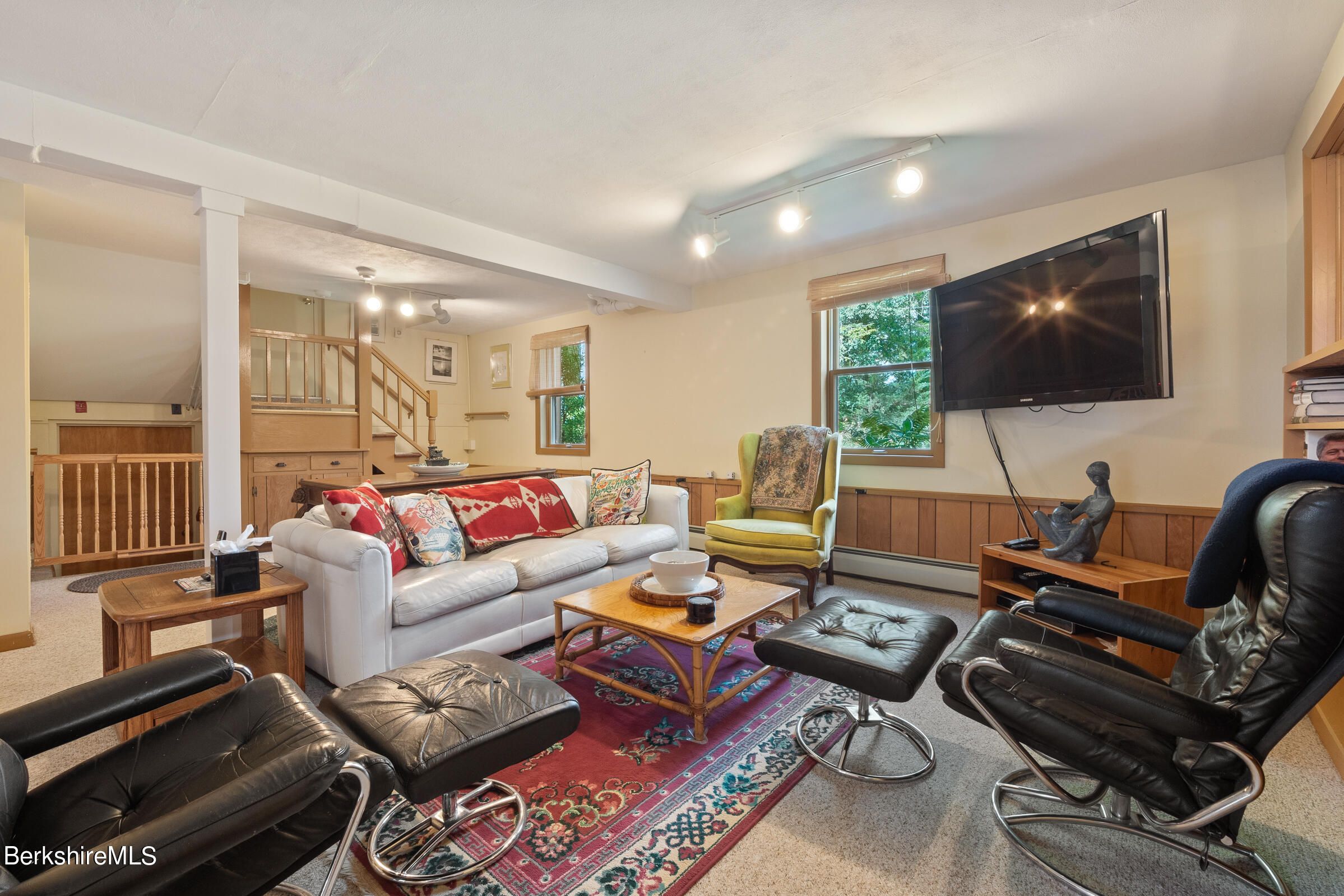 61 Bramble Ln