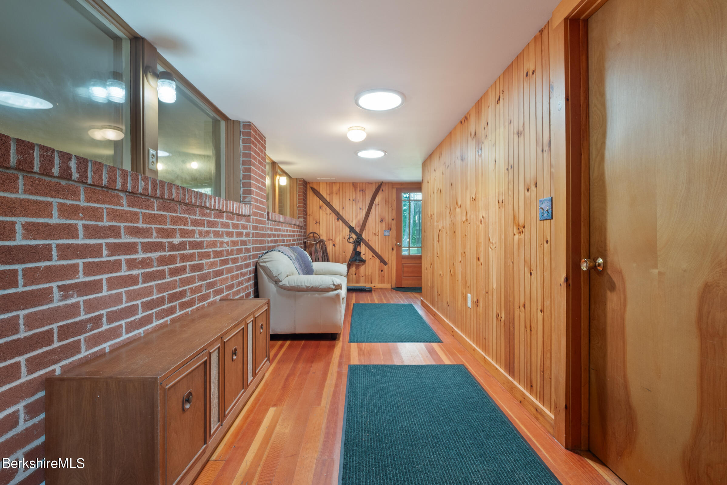 61 Bramble Ln