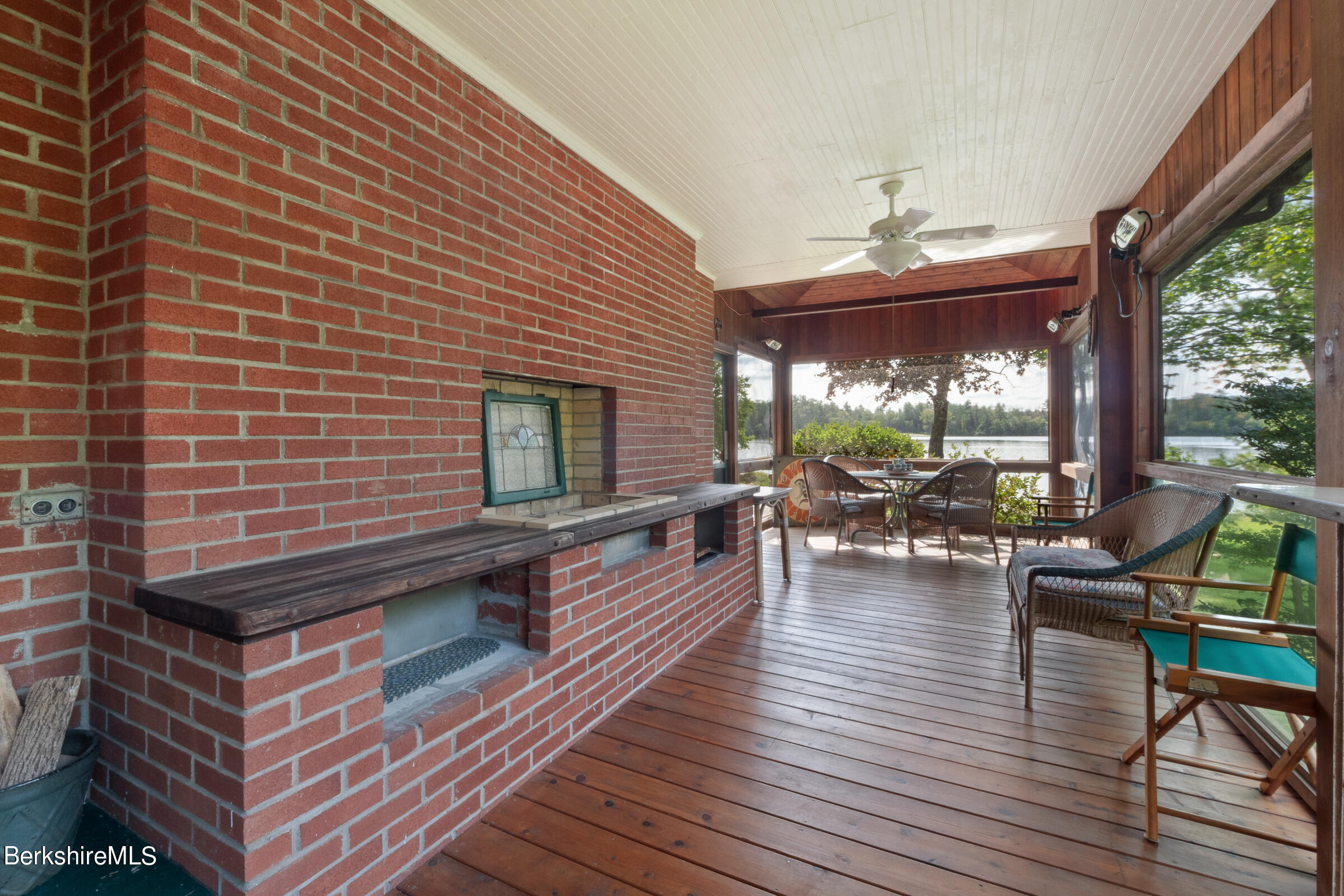 61 Bramble Ln