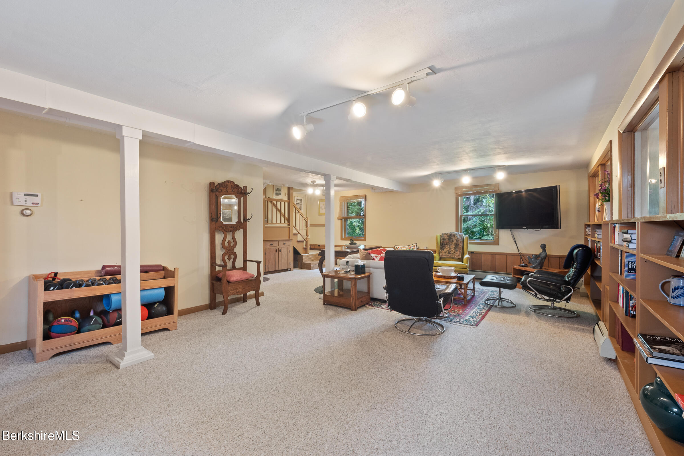 61 Bramble Ln