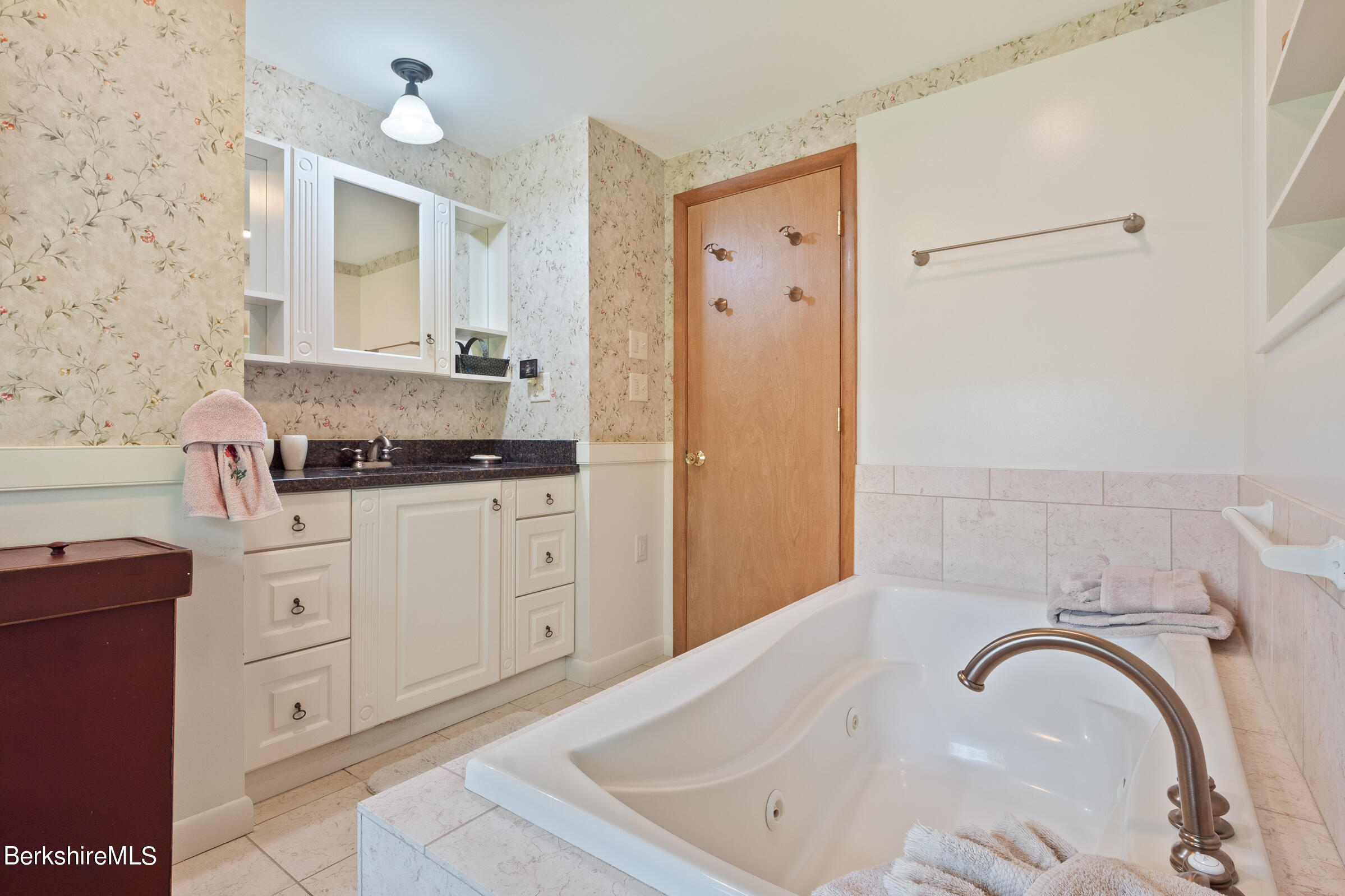 61 Bramble Ln
