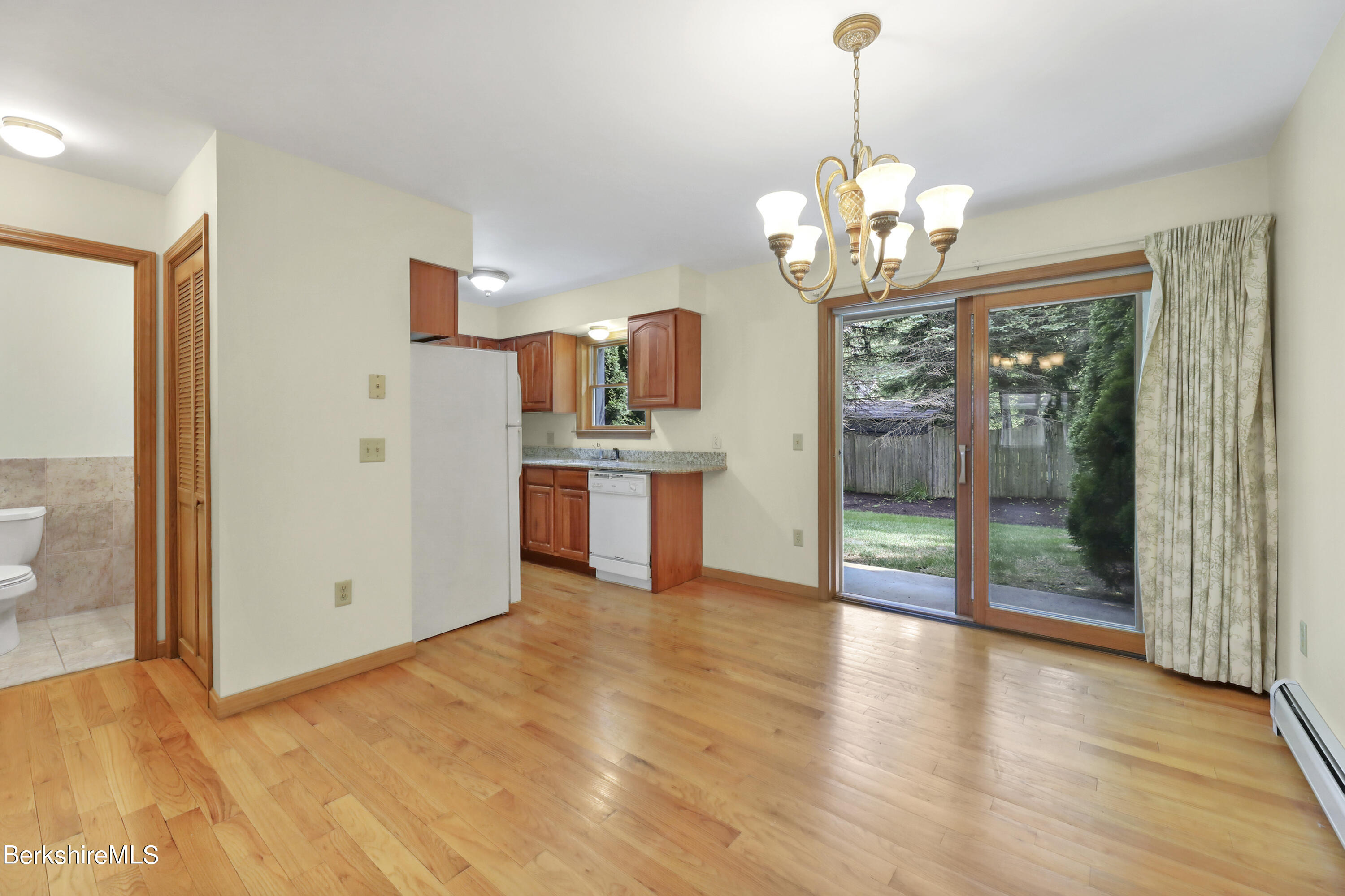 55 Marble St, 2