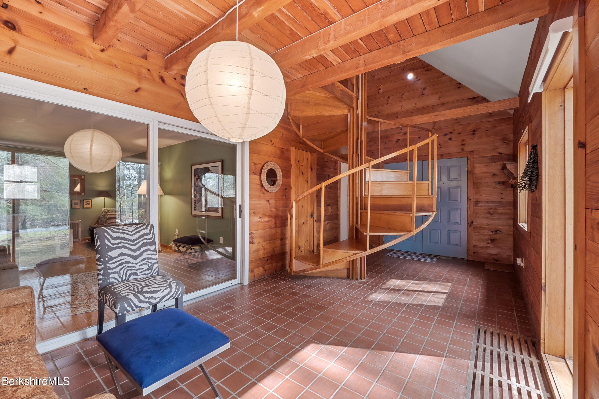 11 Pine Knoll Rd