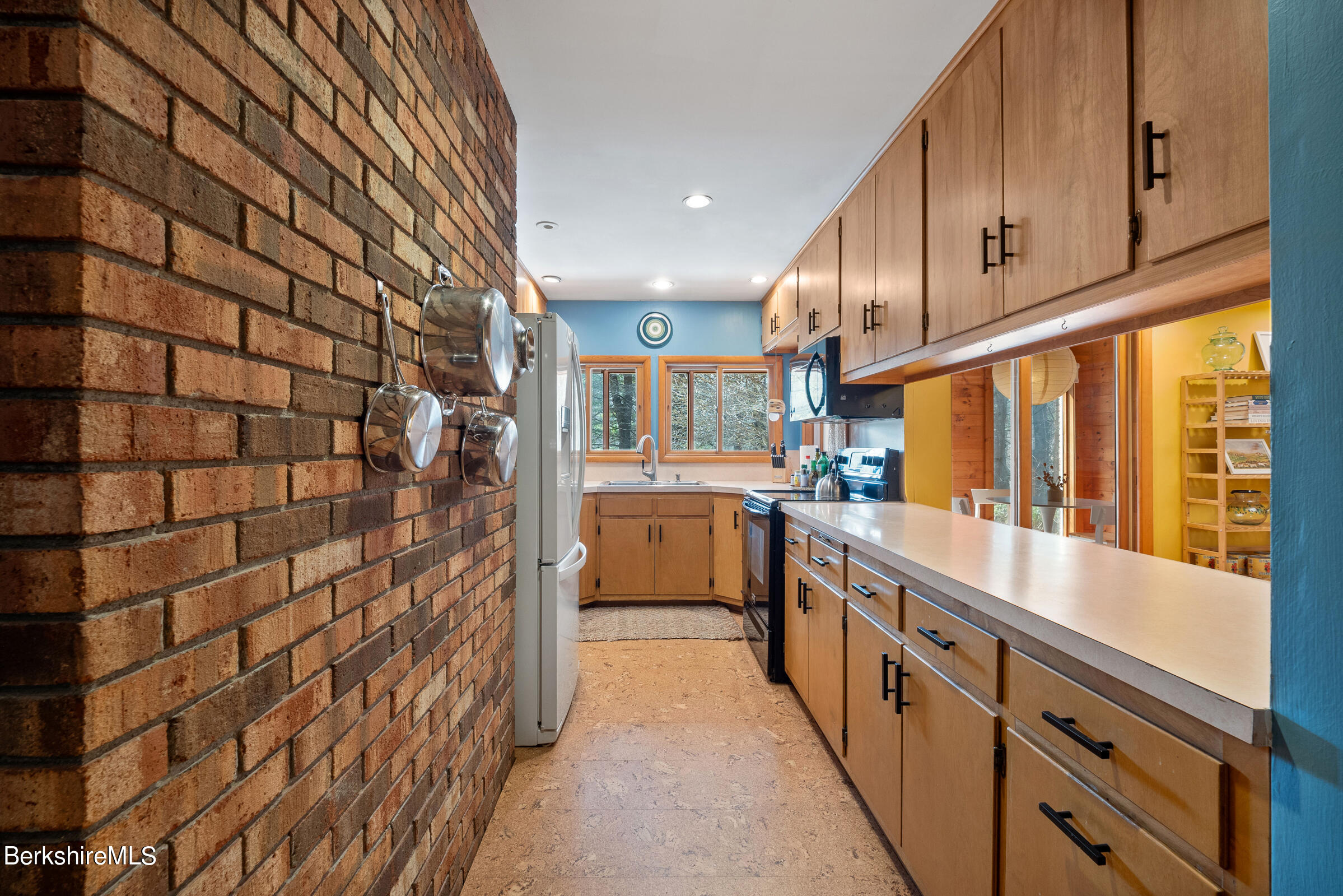 11 Pine Knoll Rd