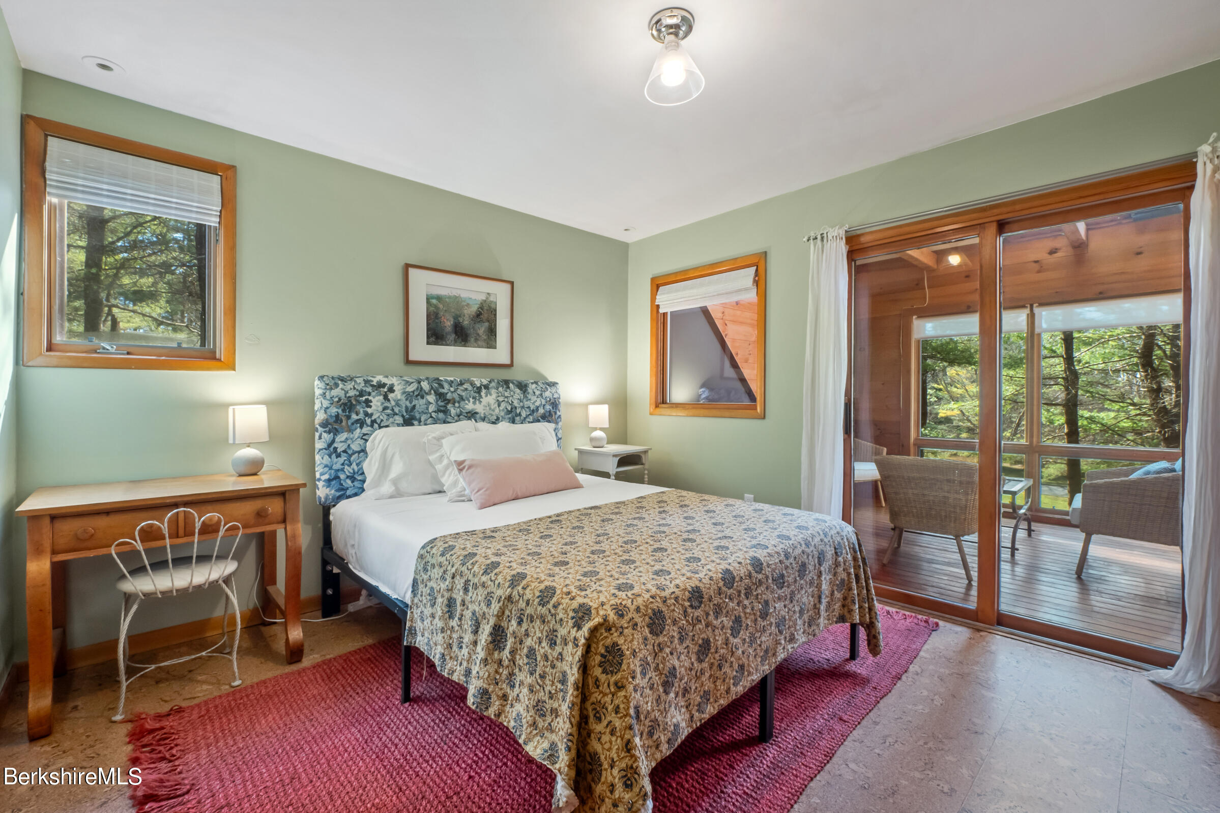 11 Pine Knoll Rd