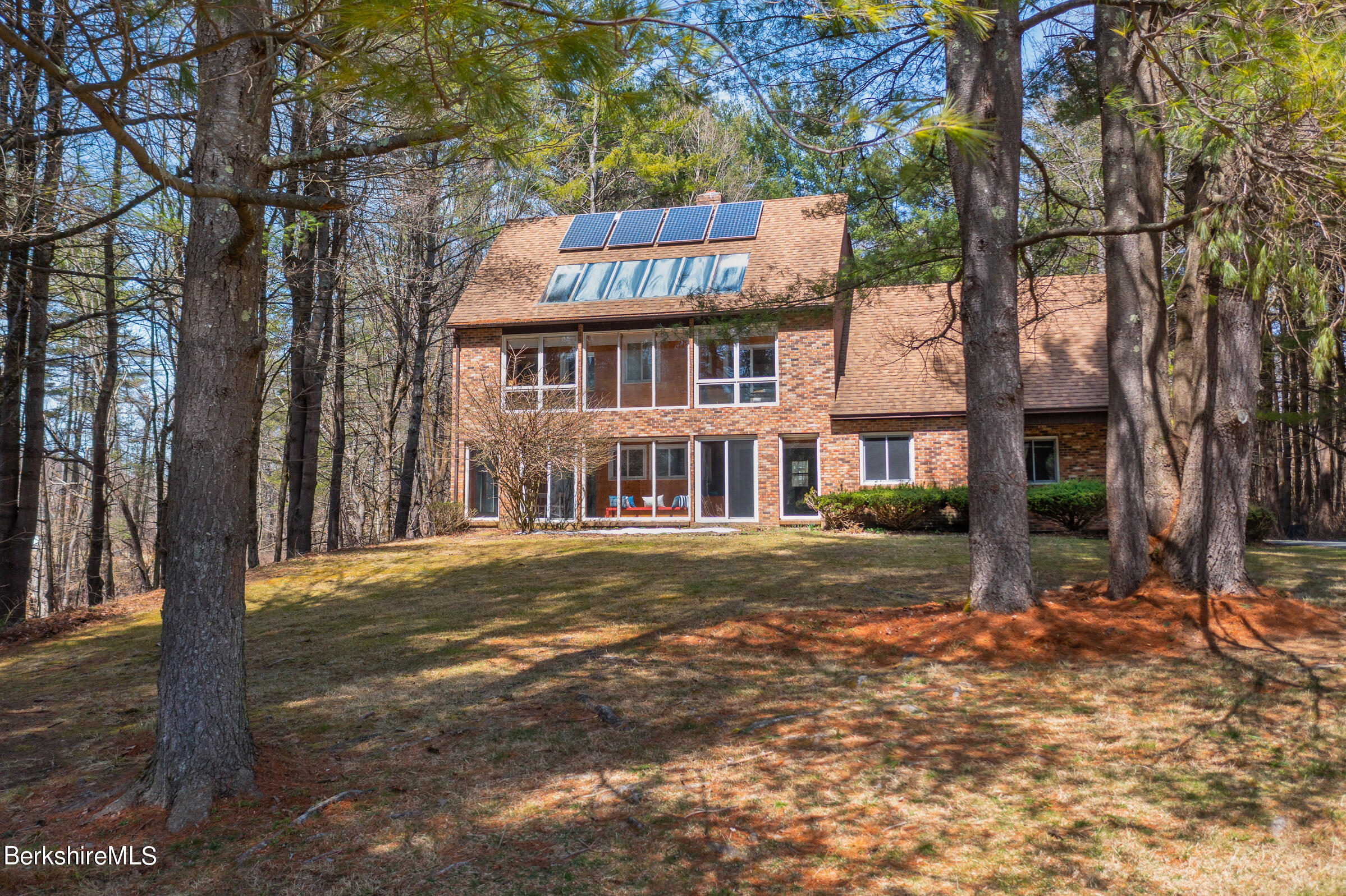 11 Pine Knoll Rd