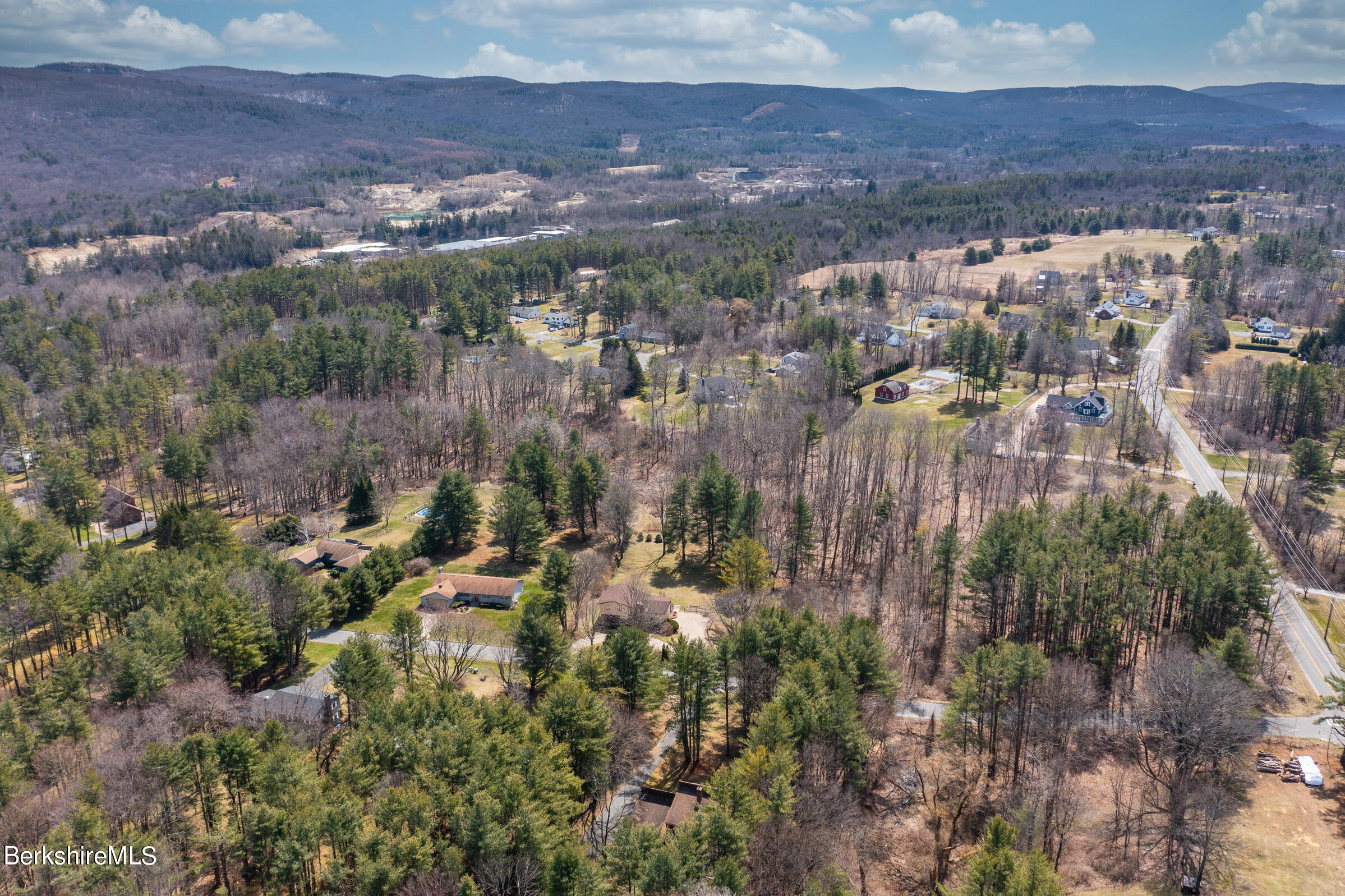 11 Pine Knoll Rd