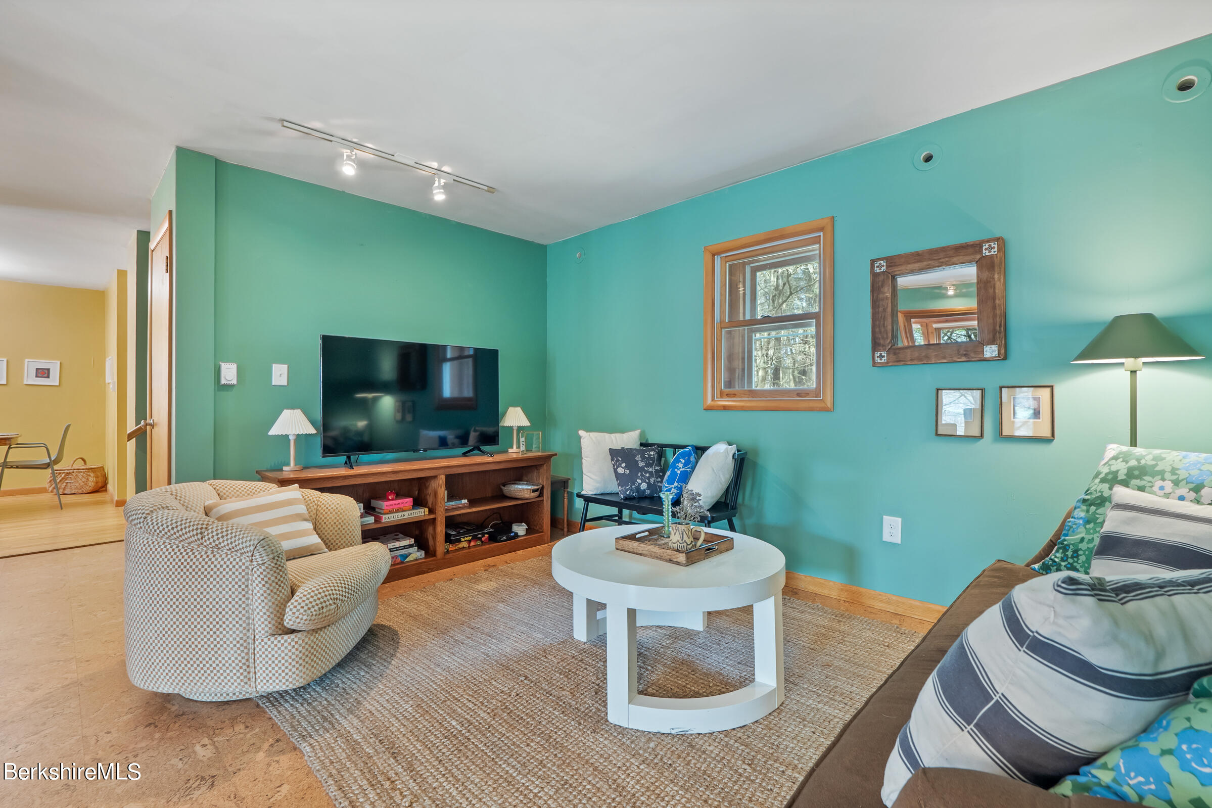 11 Pine Knoll Rd