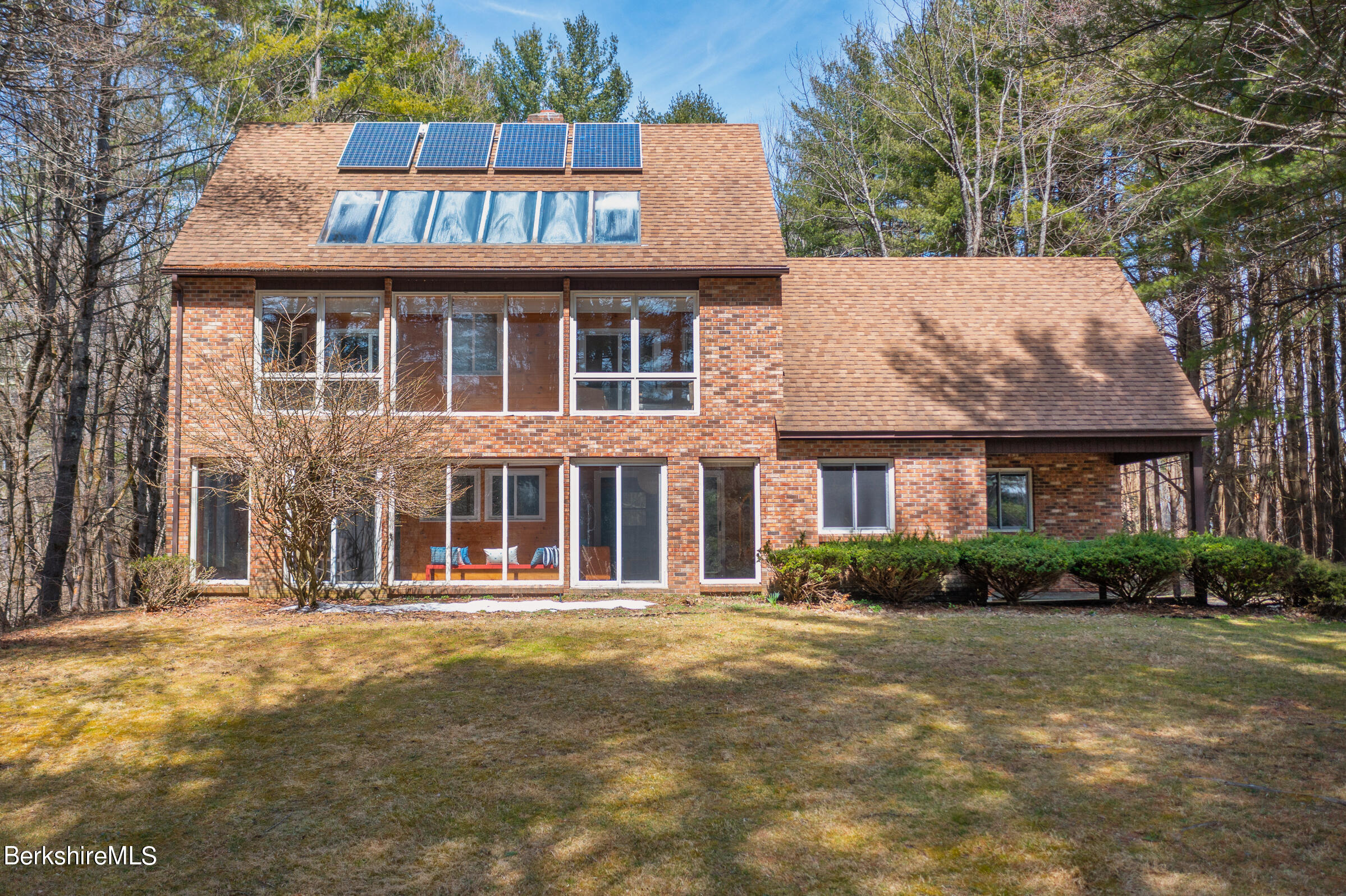 11 Pine Knoll Rd