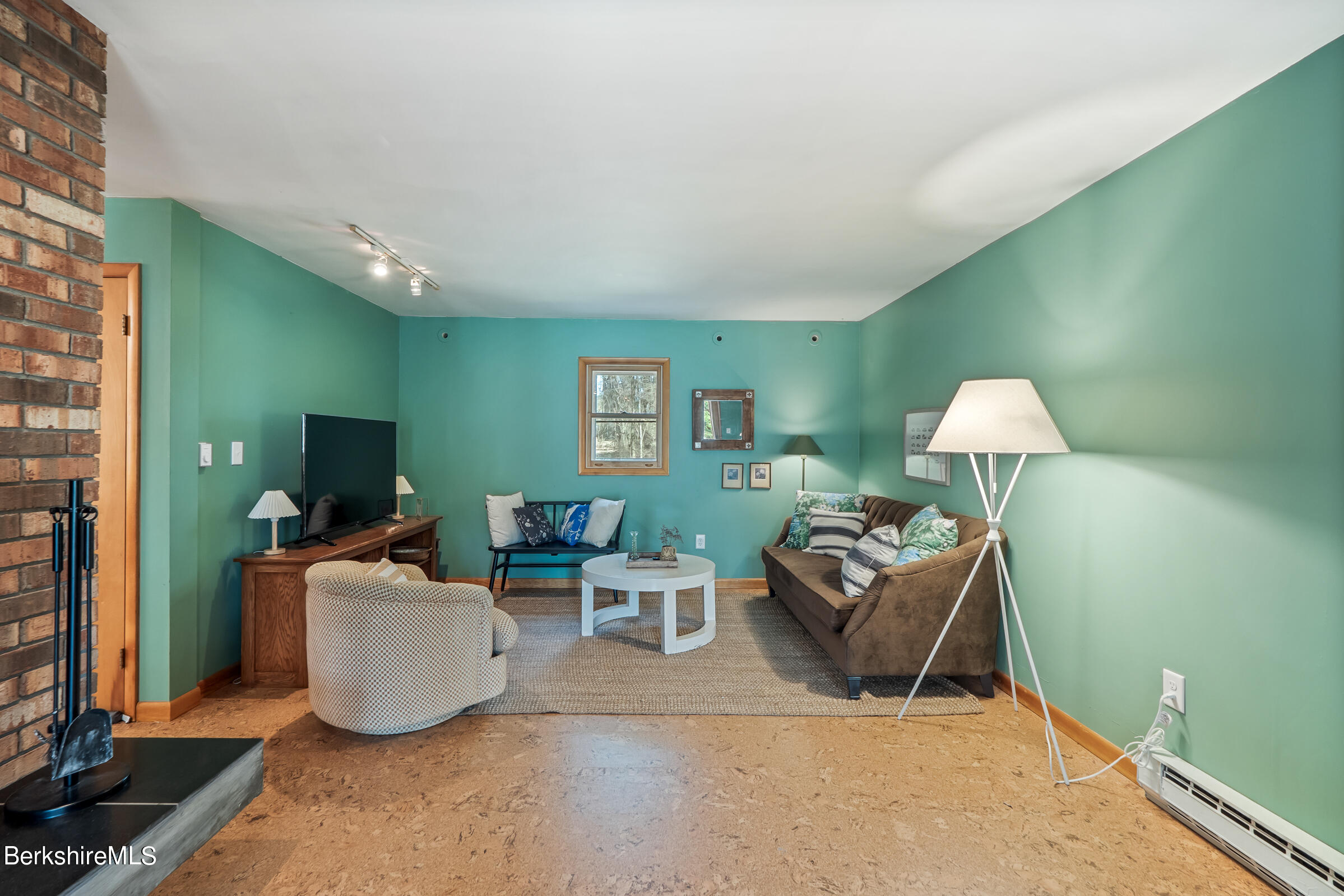 11 Pine Knoll Rd