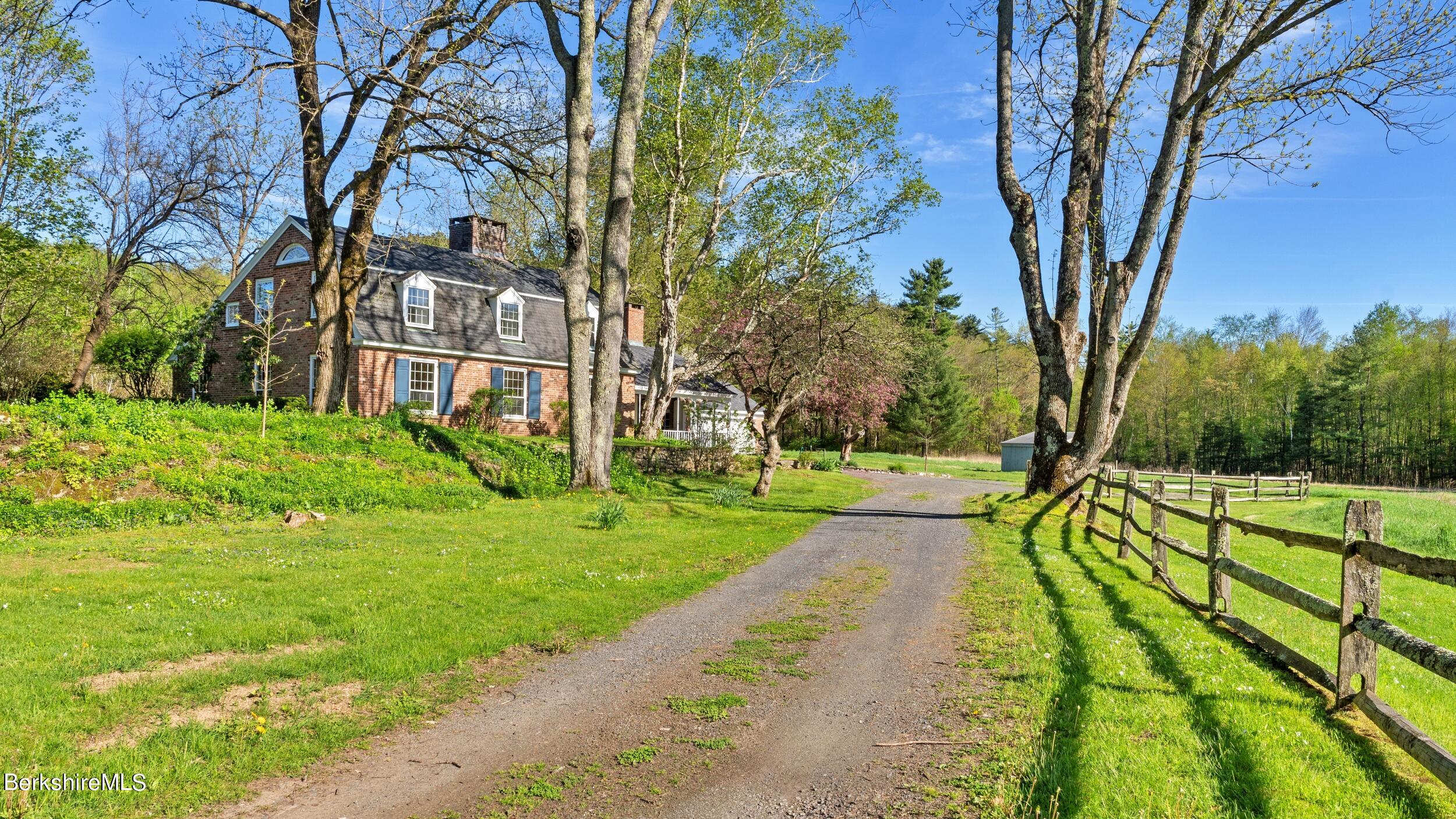 49 Bow Wow Rd