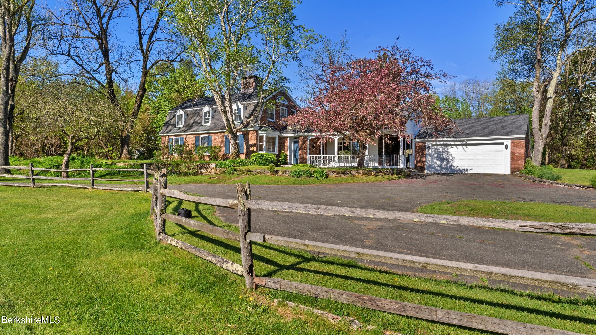 49 Bow Wow Rd