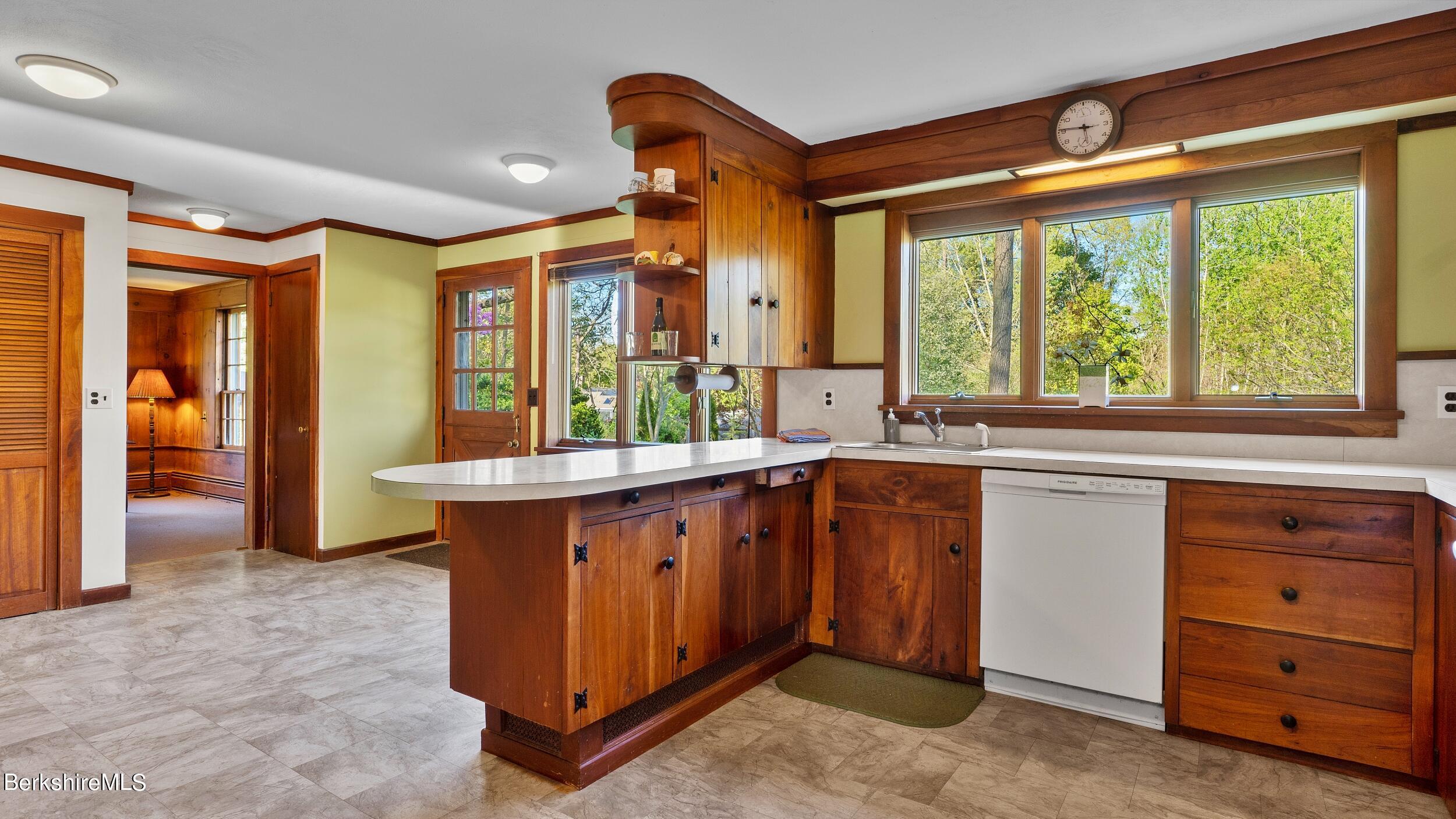 49 Bow Wow Rd