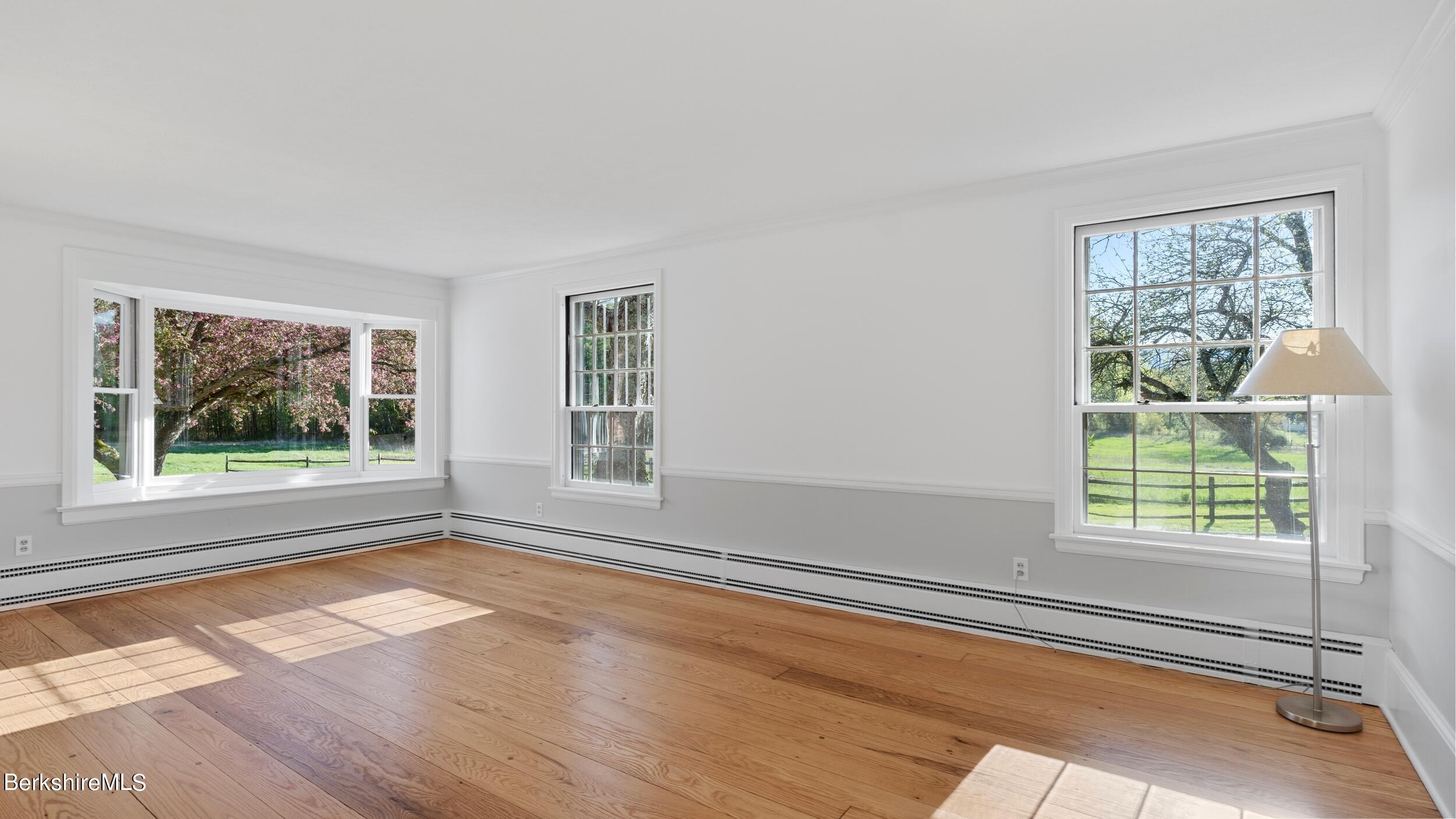 49 Bow Wow Rd