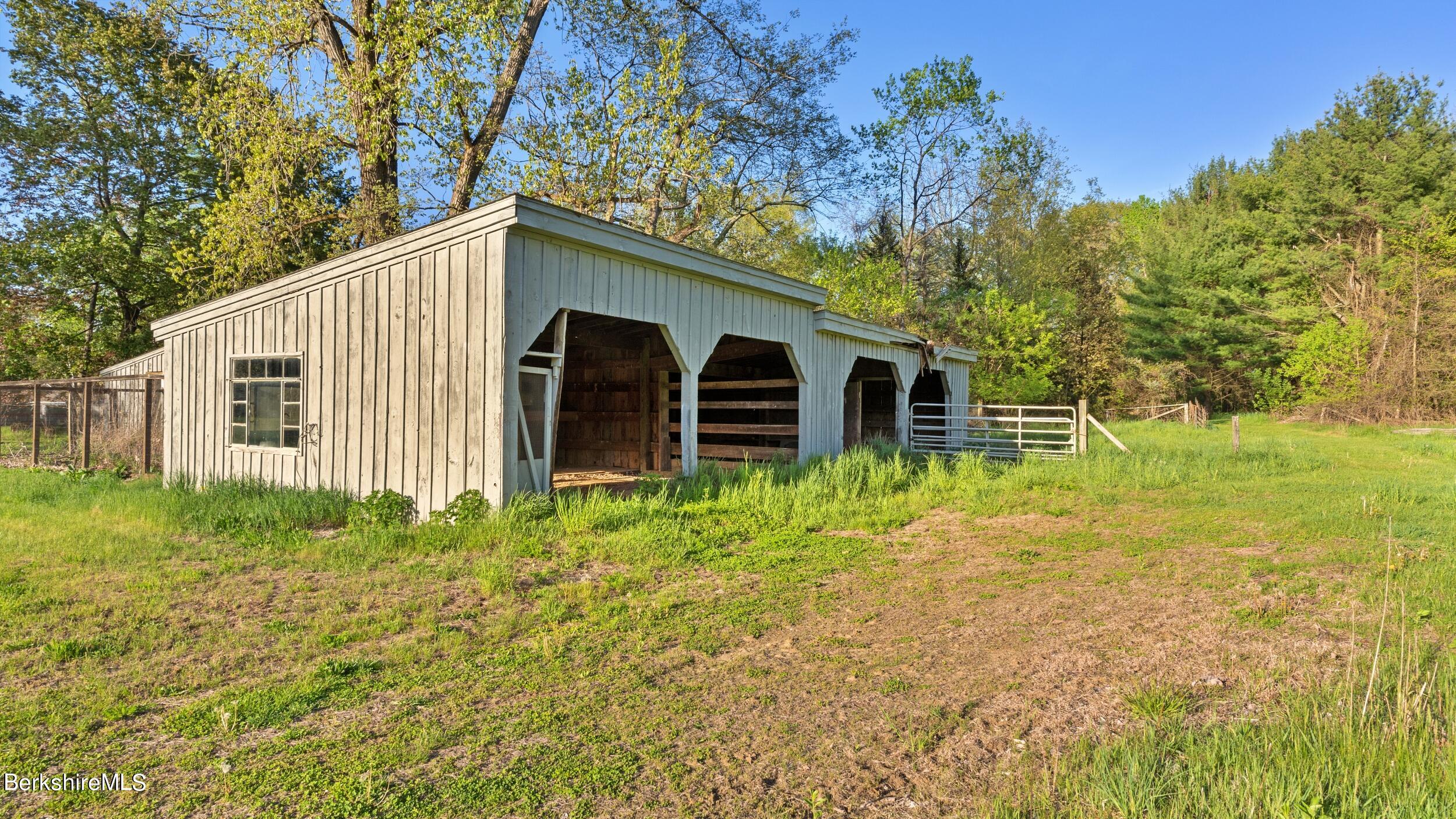 49 Bow Wow Rd