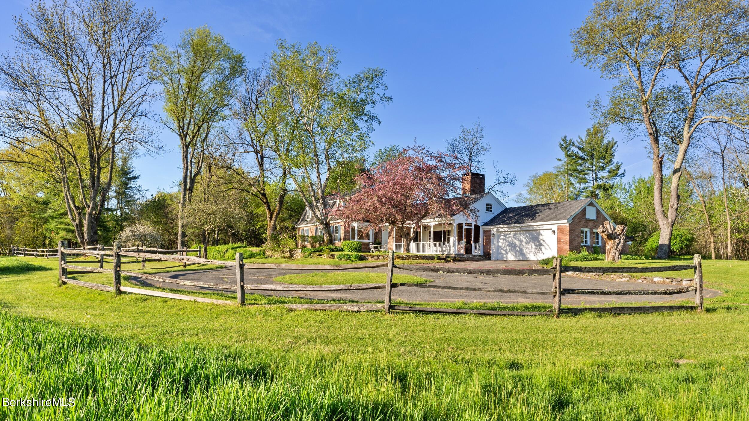 49 Bow Wow Rd