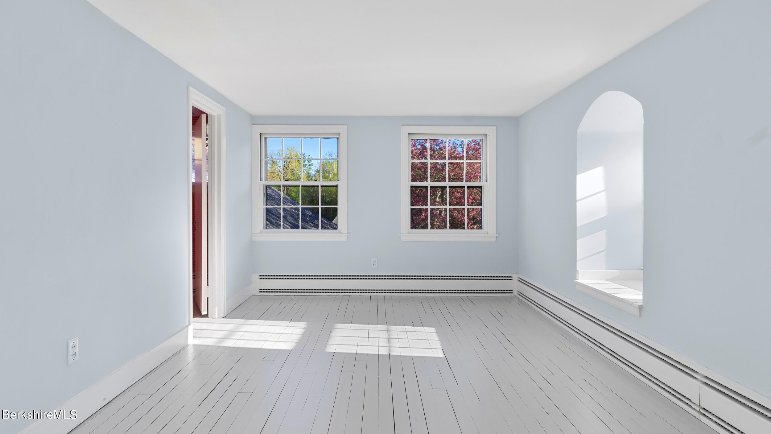 49 Bow Wow Rd