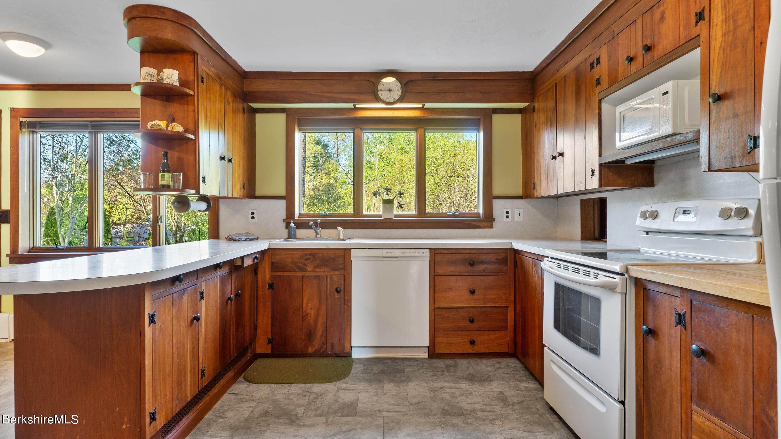 49 Bow Wow Rd