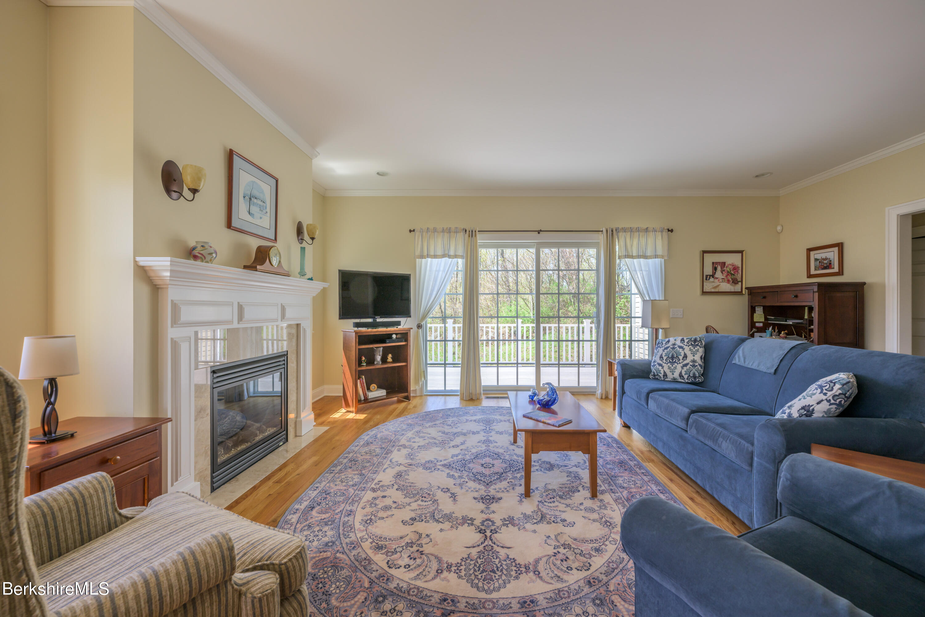 11 Cherry Hill Dr
