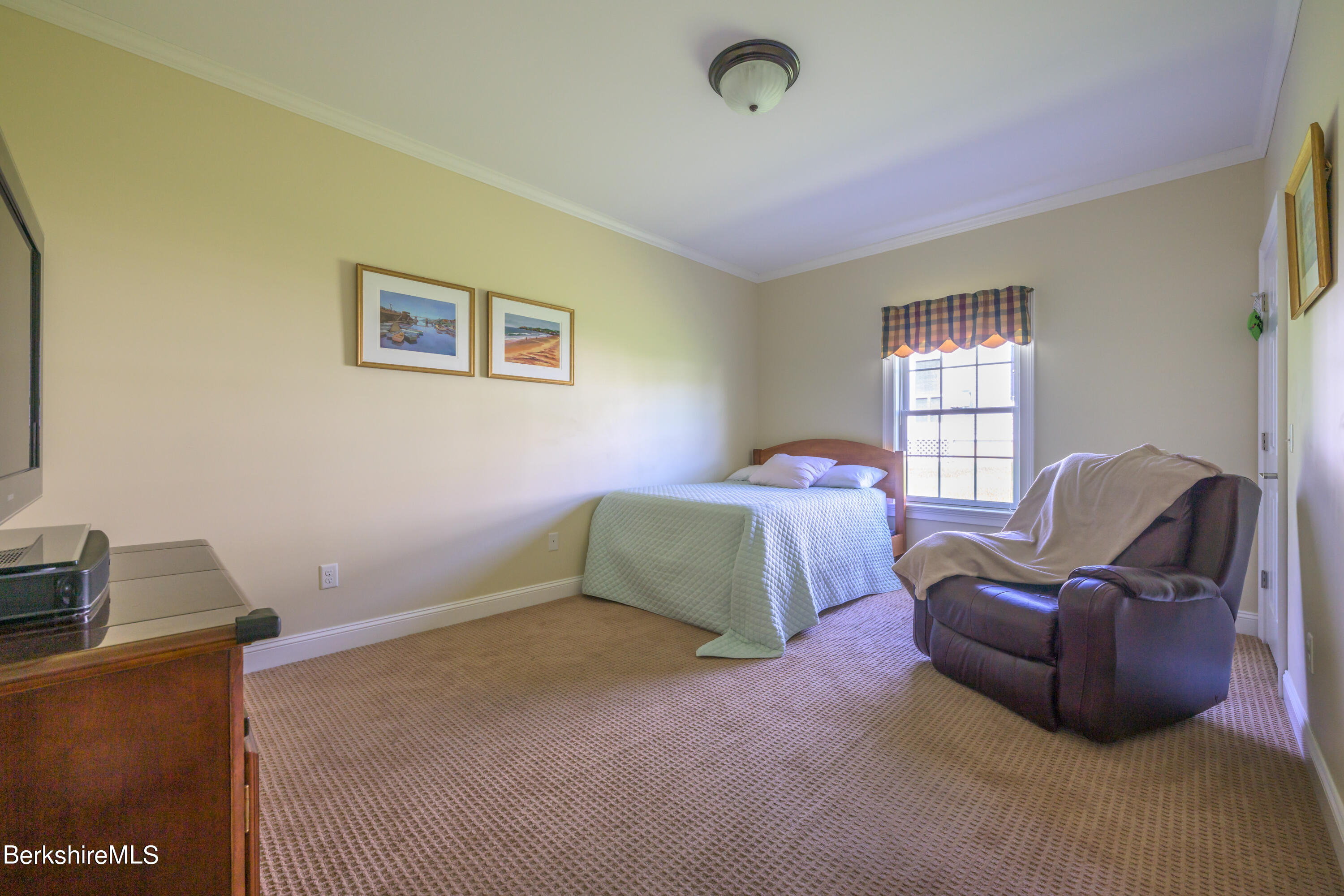 11 Cherry Hill Dr