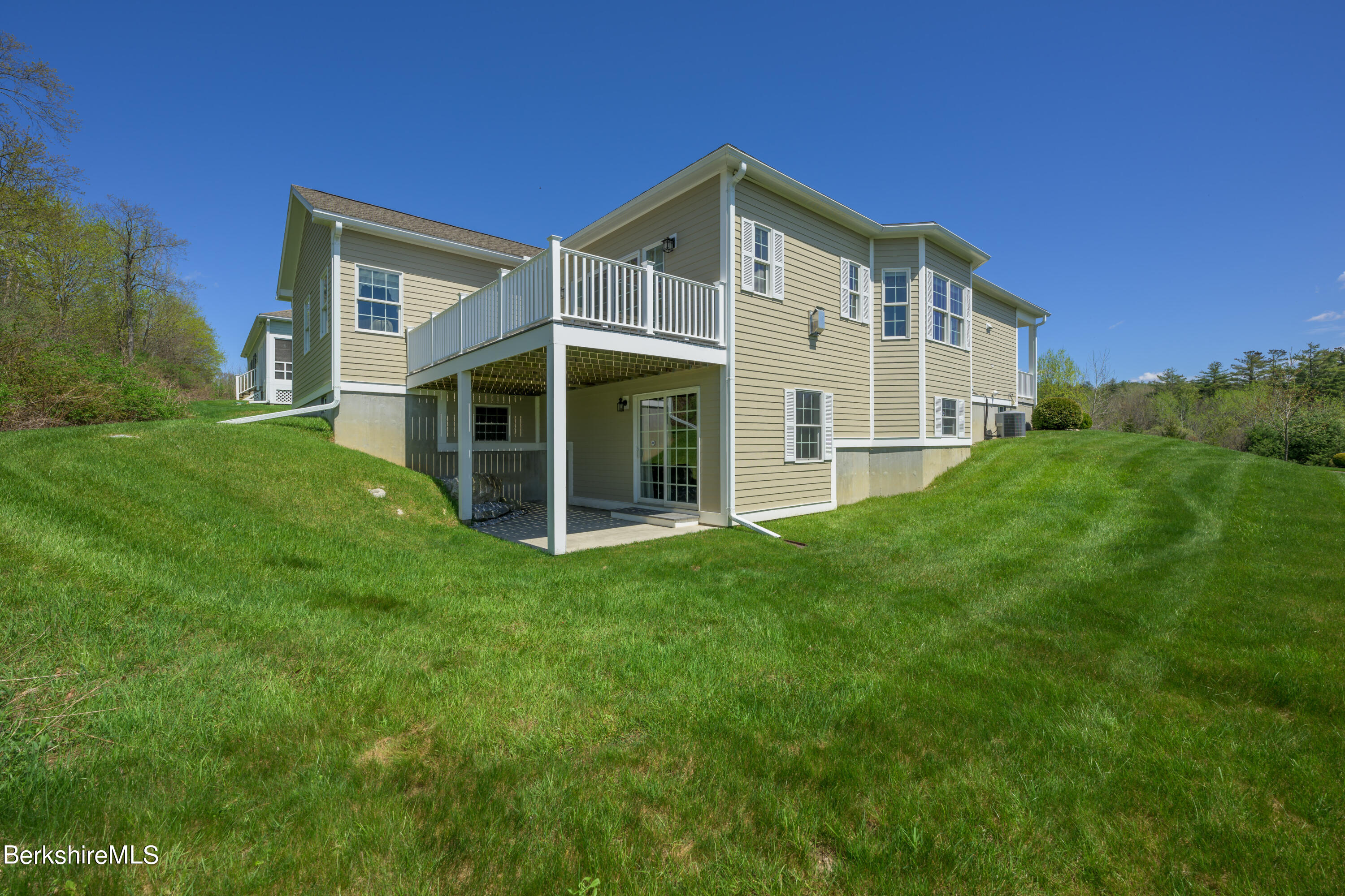 11 Cherry Hill Dr