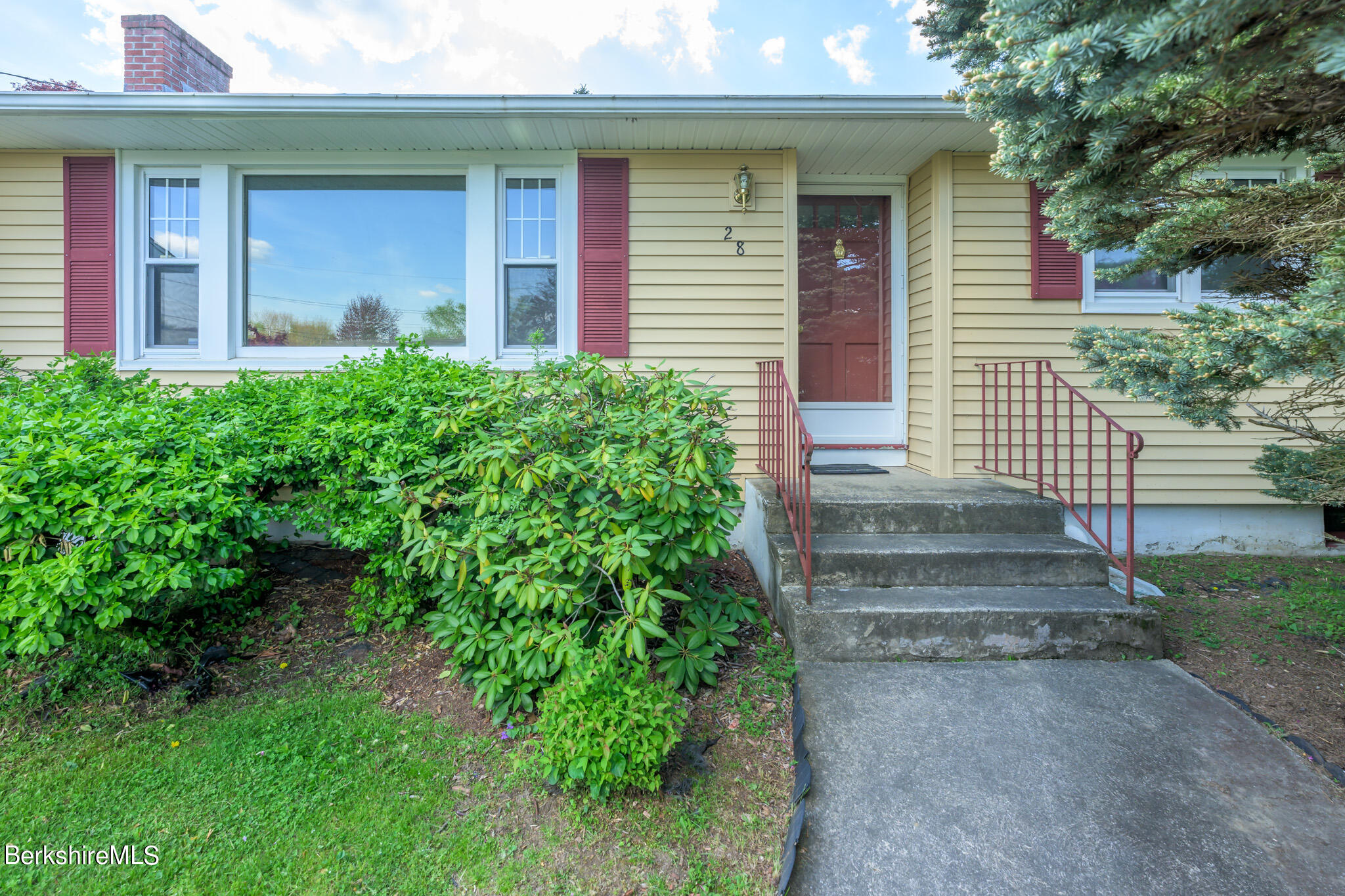 28 Darlene Ave