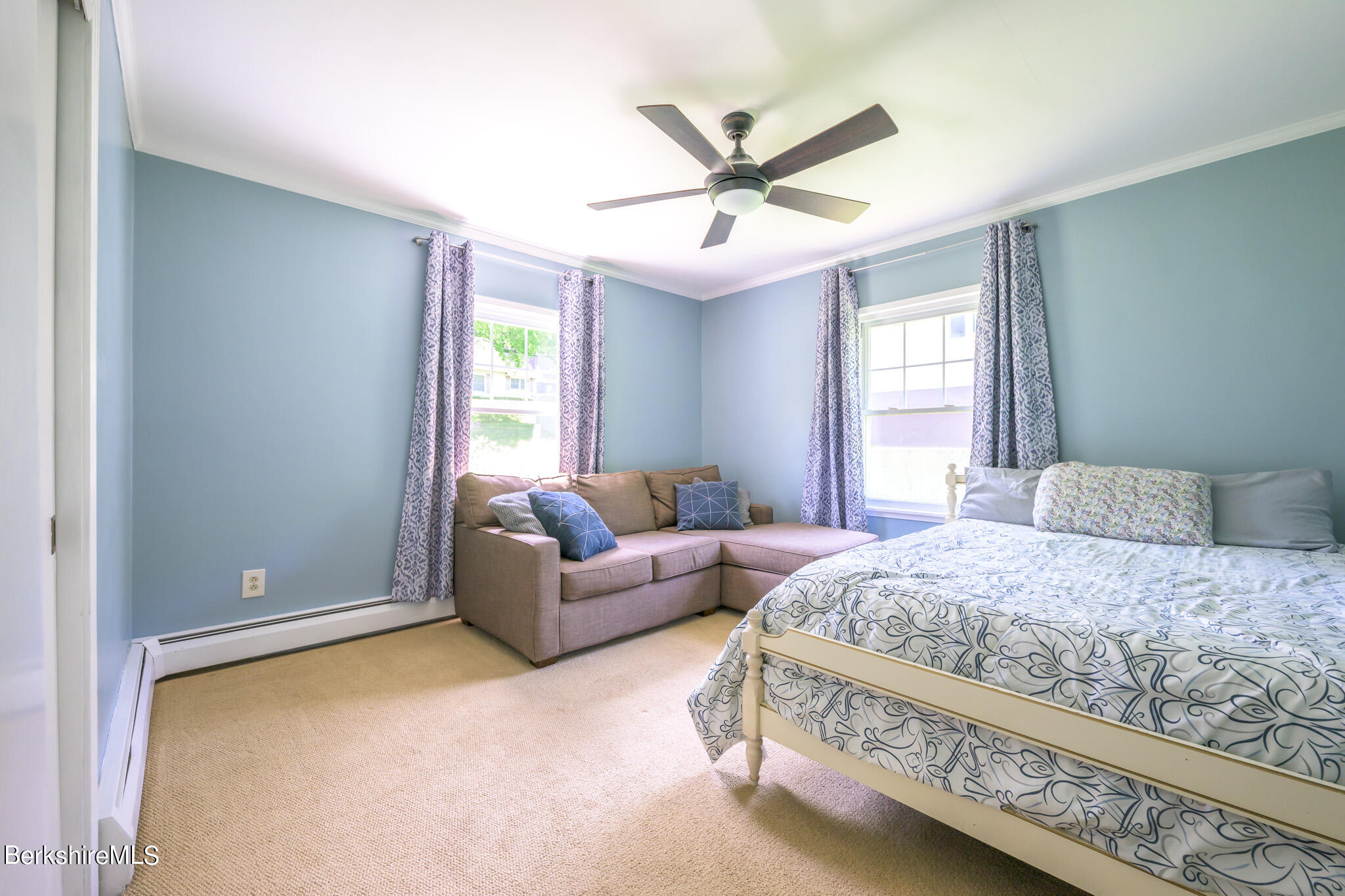 81 Riverview Dr
