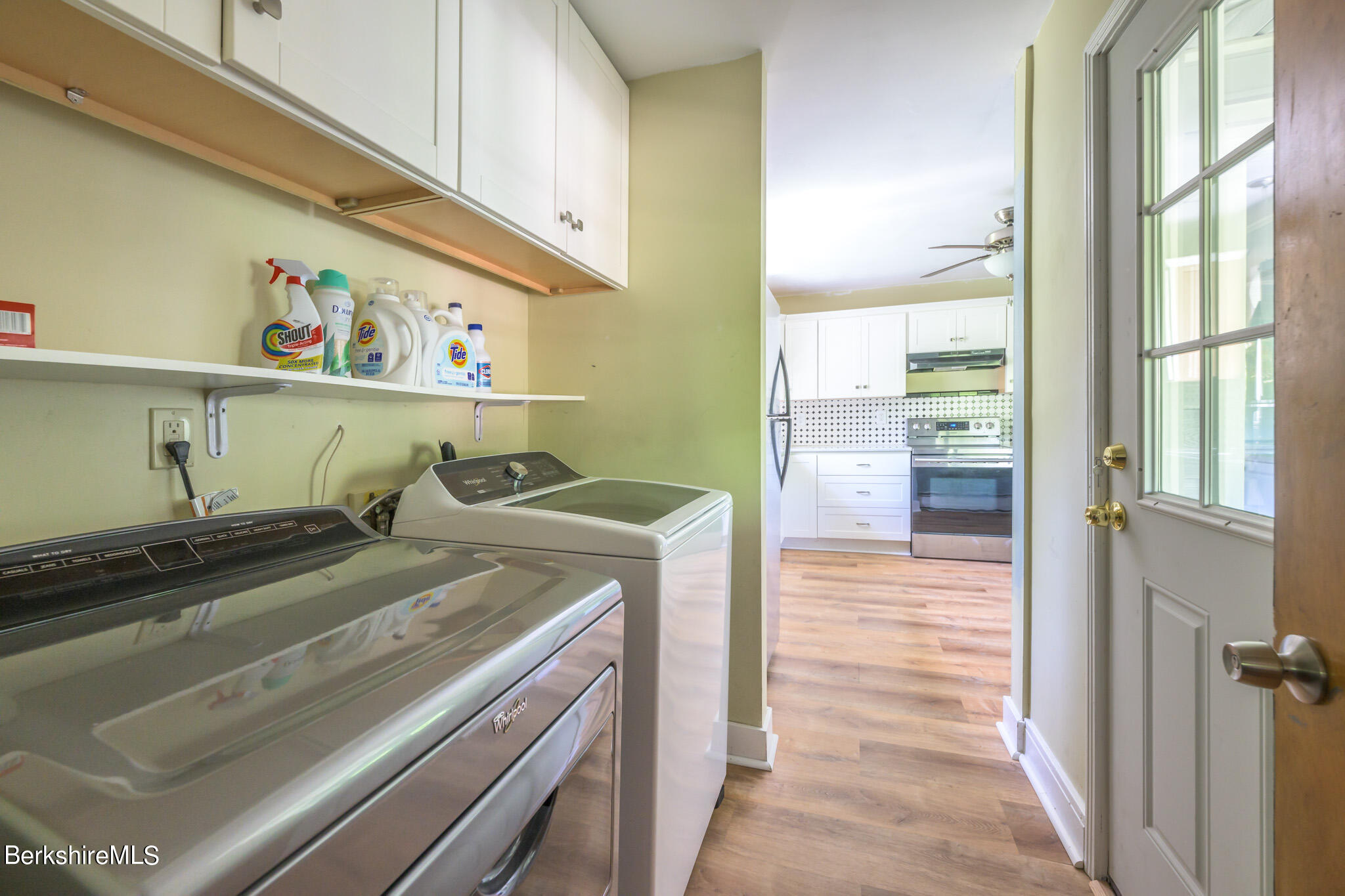 81 Riverview Dr