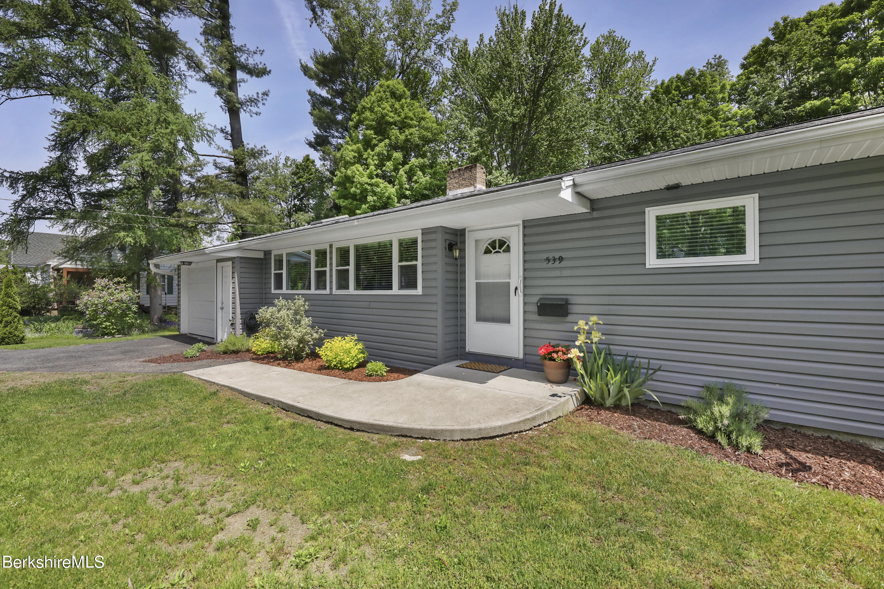 539 Elm St