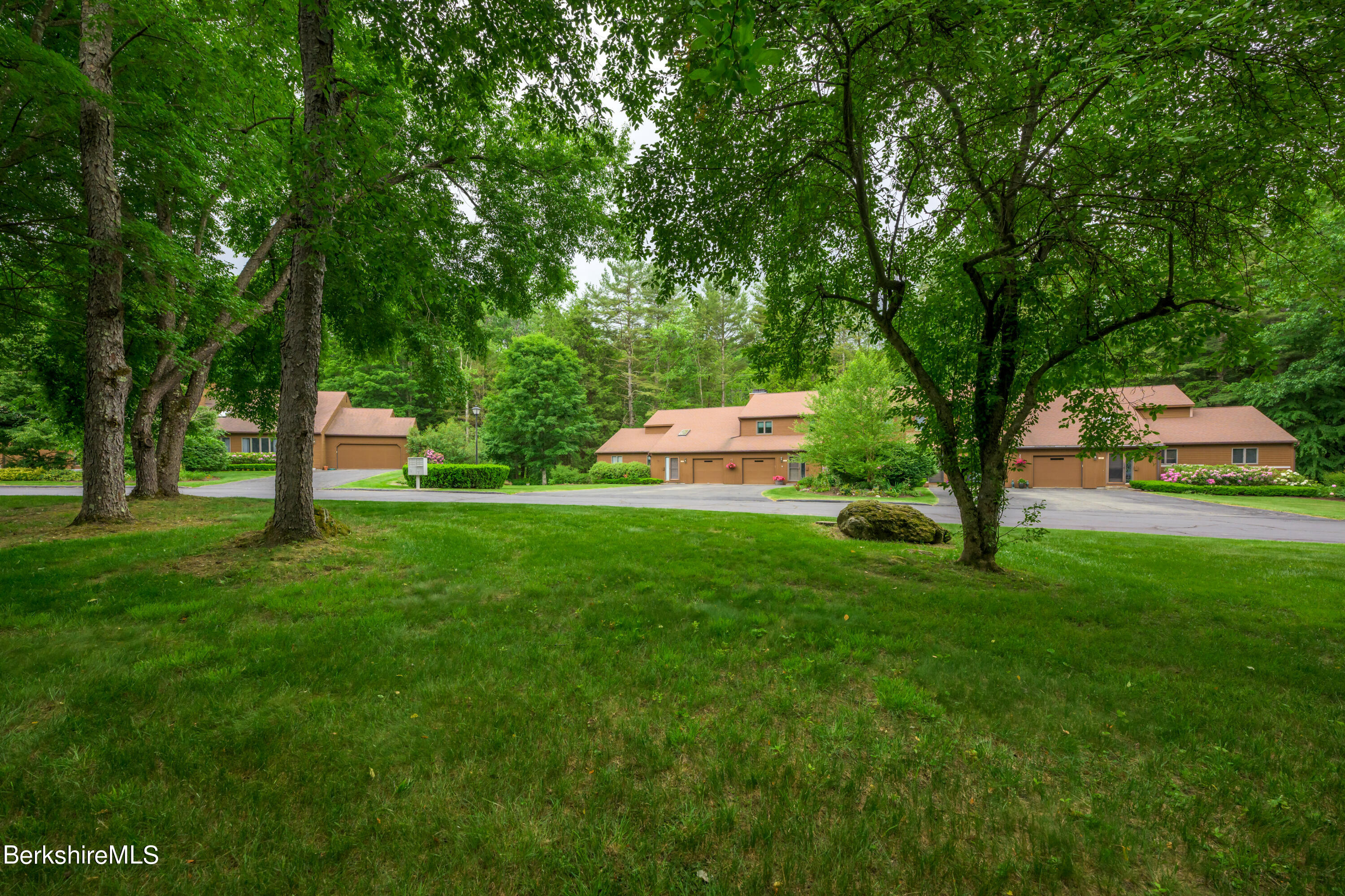 19 Cynthia Ln