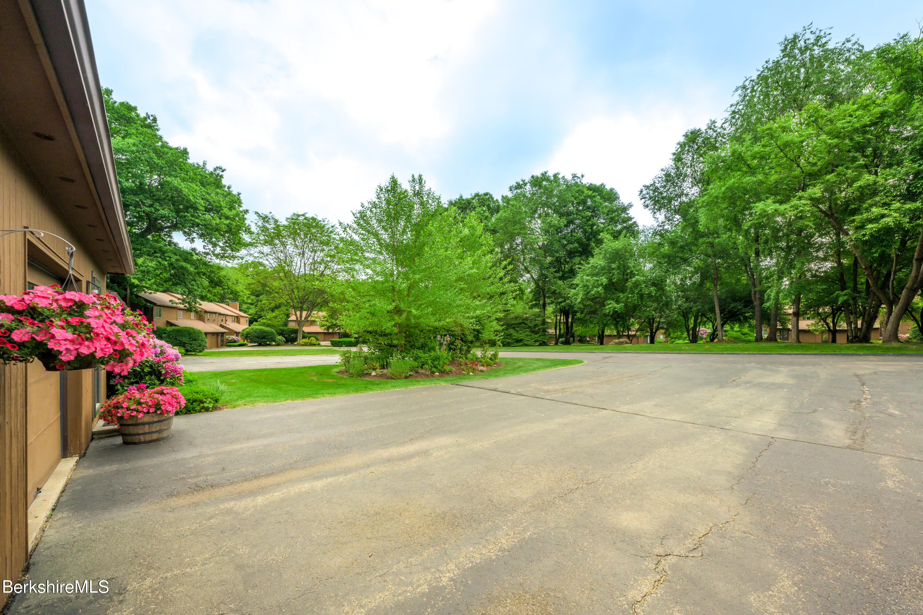 19 Cynthia Ln