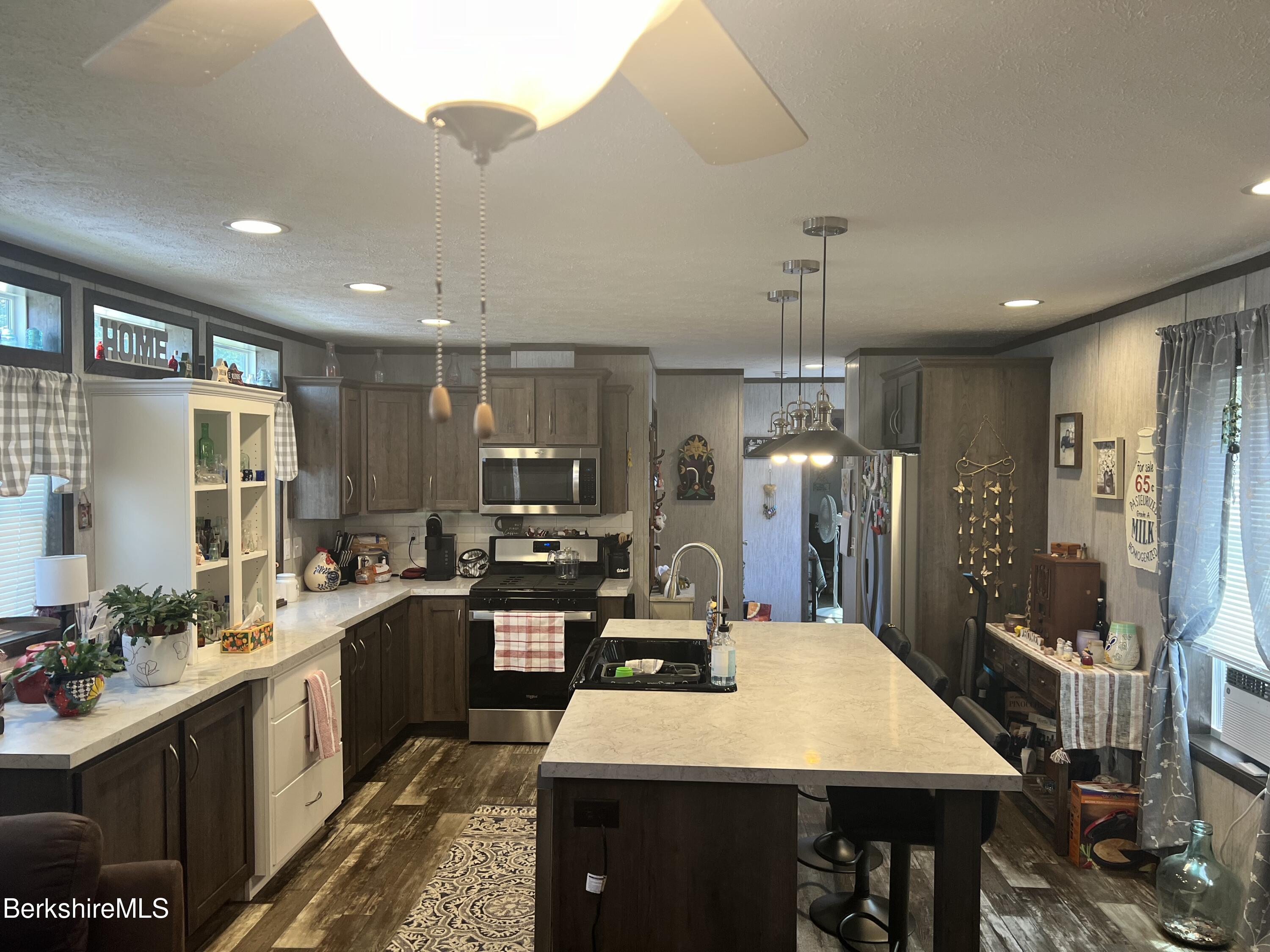 245 Cheshire Rd, 16