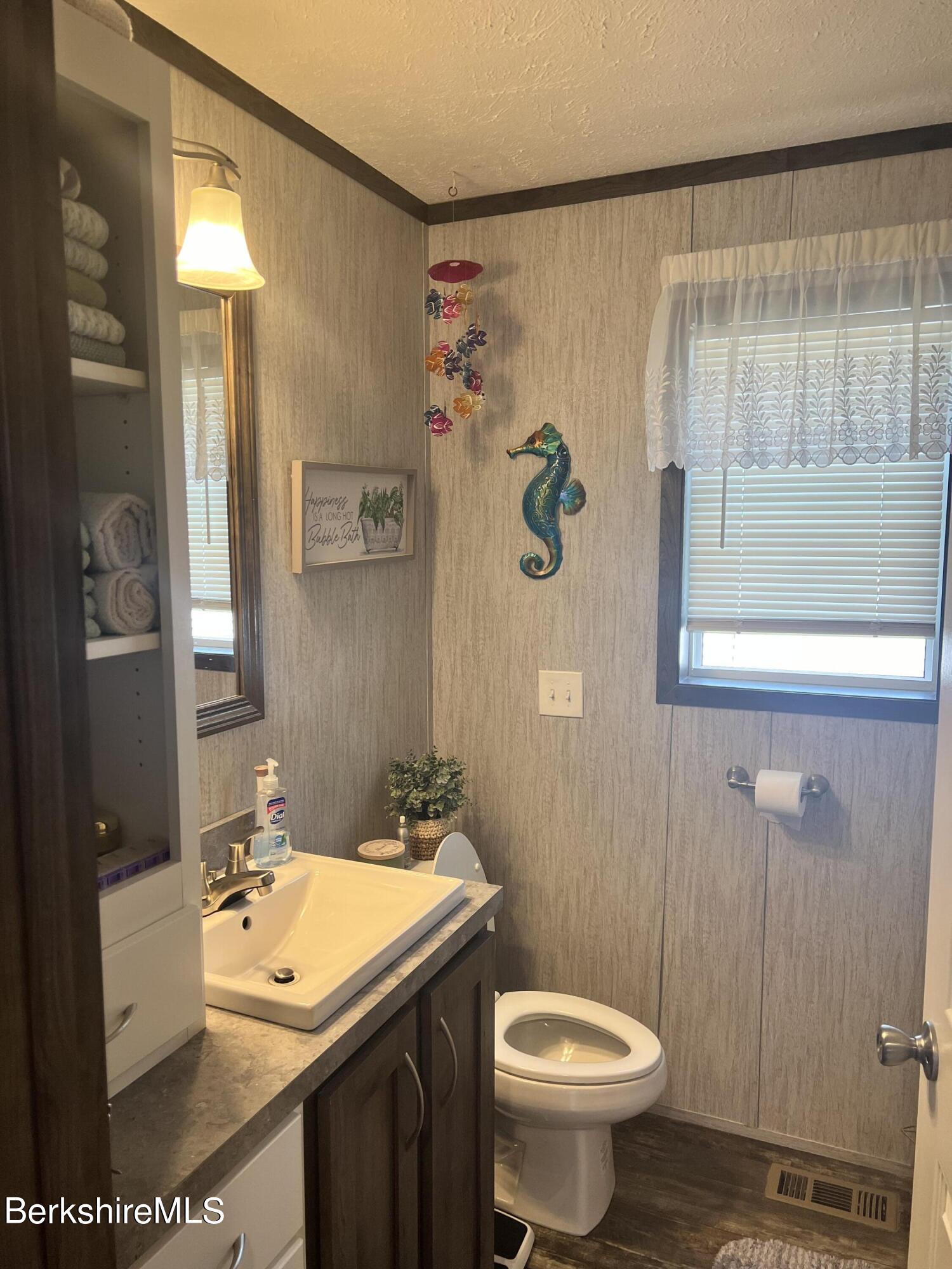 245 Cheshire Rd, 16